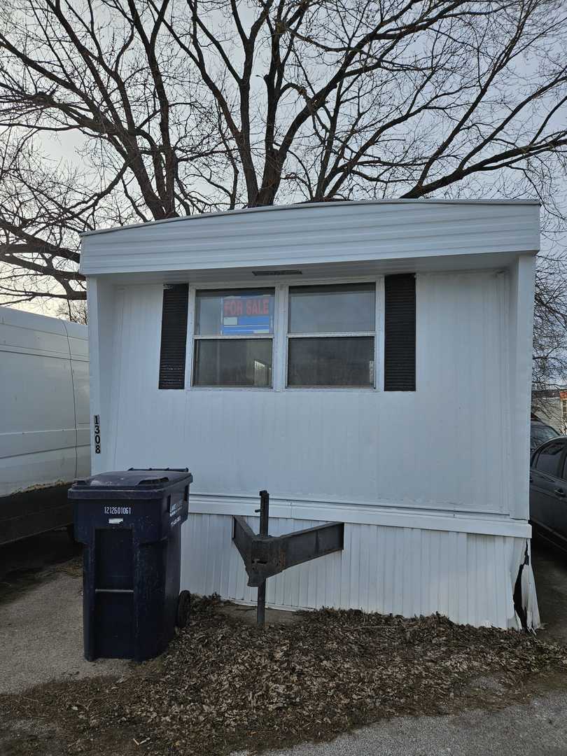 8800 S Harlem Avenue 1308 Property Photo 2