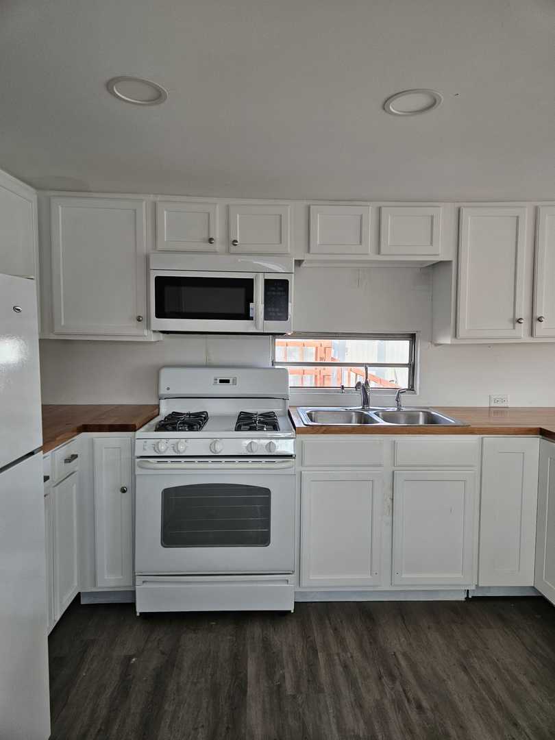 8800 S Harlem Avenue 1308 Property Photo 6