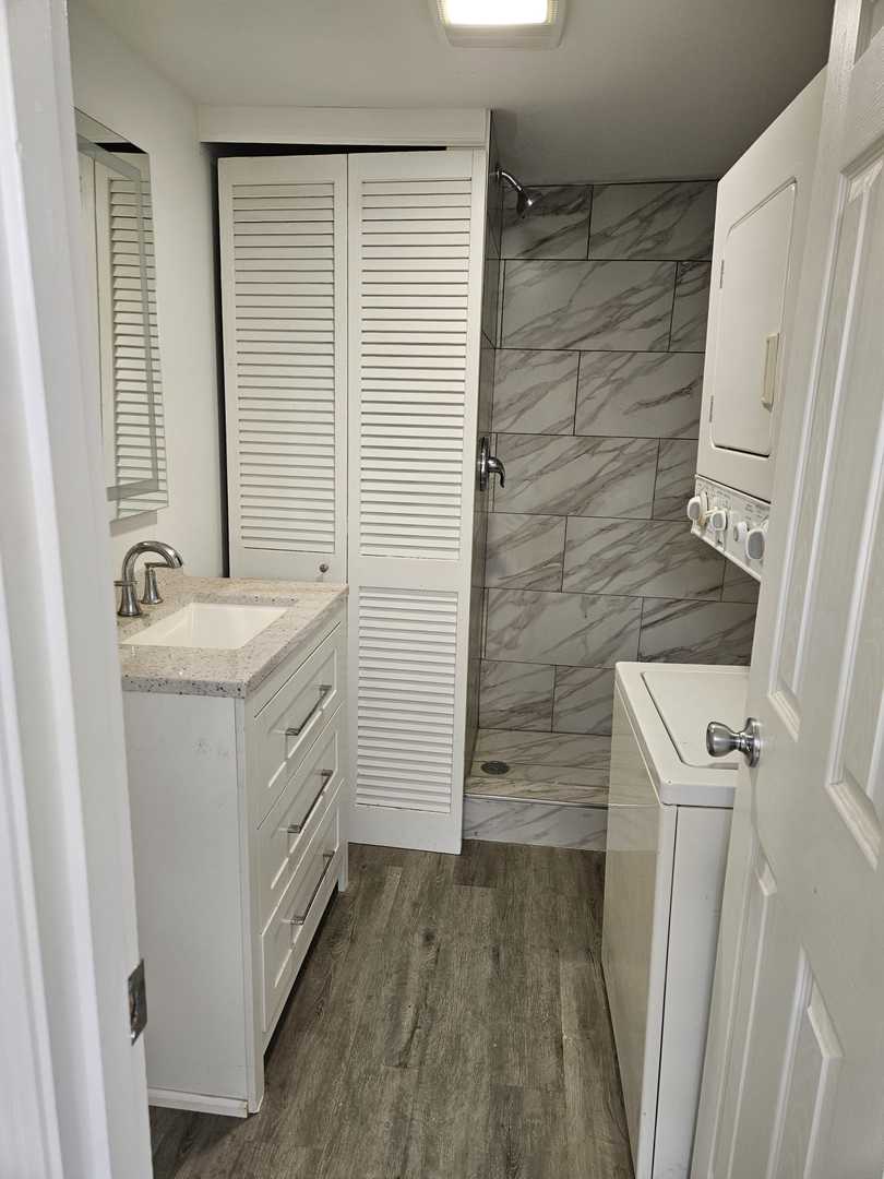 8800 S Harlem Avenue 1308 Property Photo 7