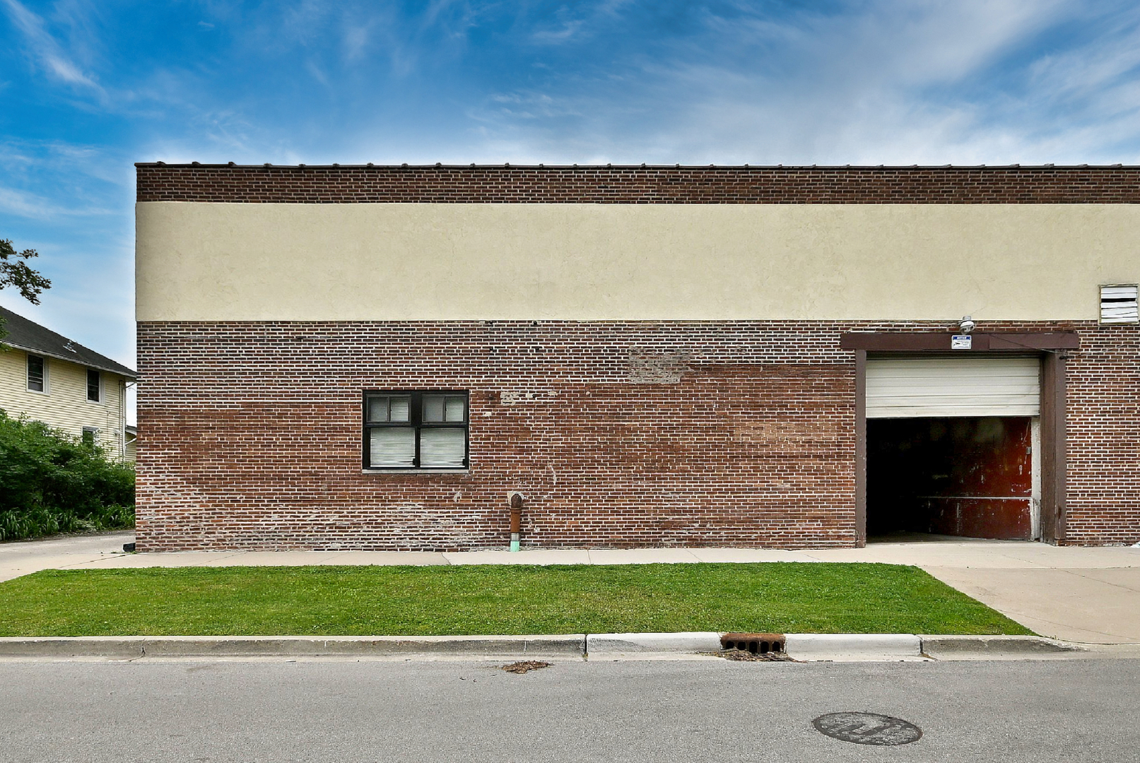 27 E Park Boulevard Property Photo 3