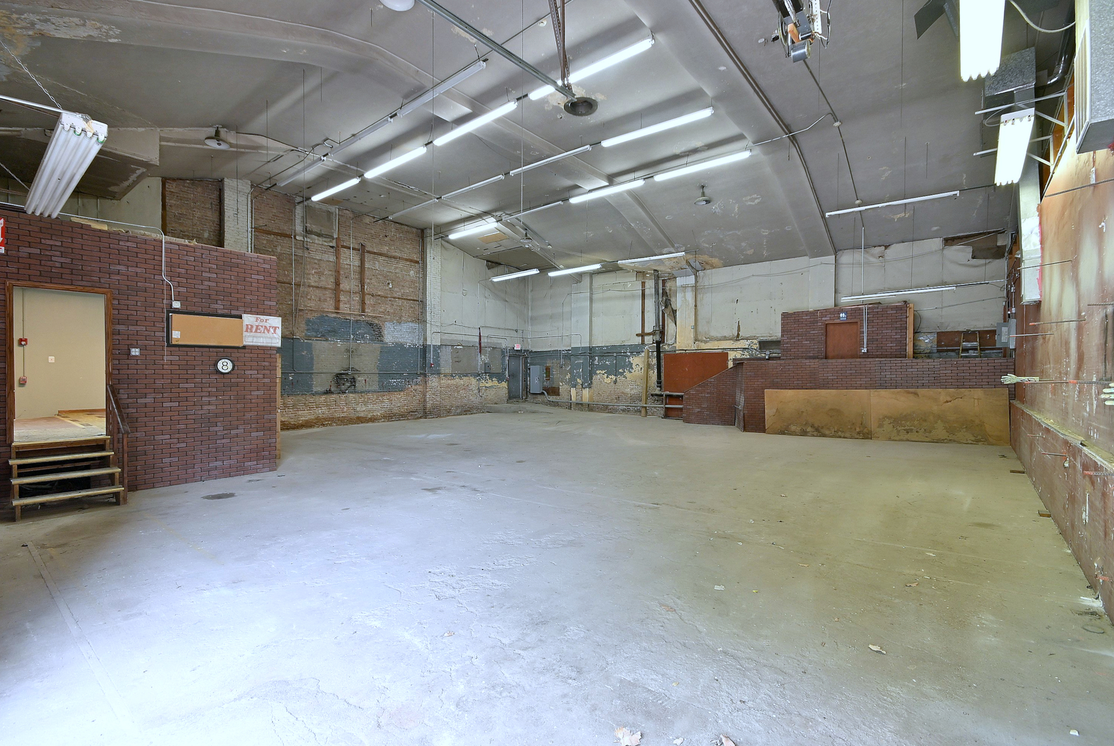 27 E Park Boulevard Property Photo 4