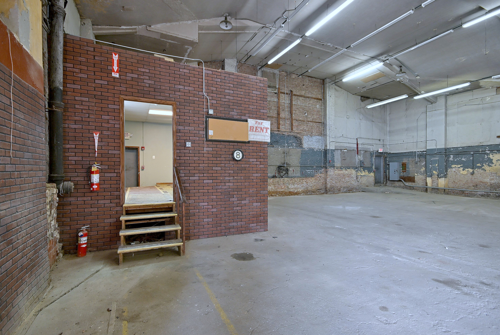 27 E Park Boulevard Property Photo 6