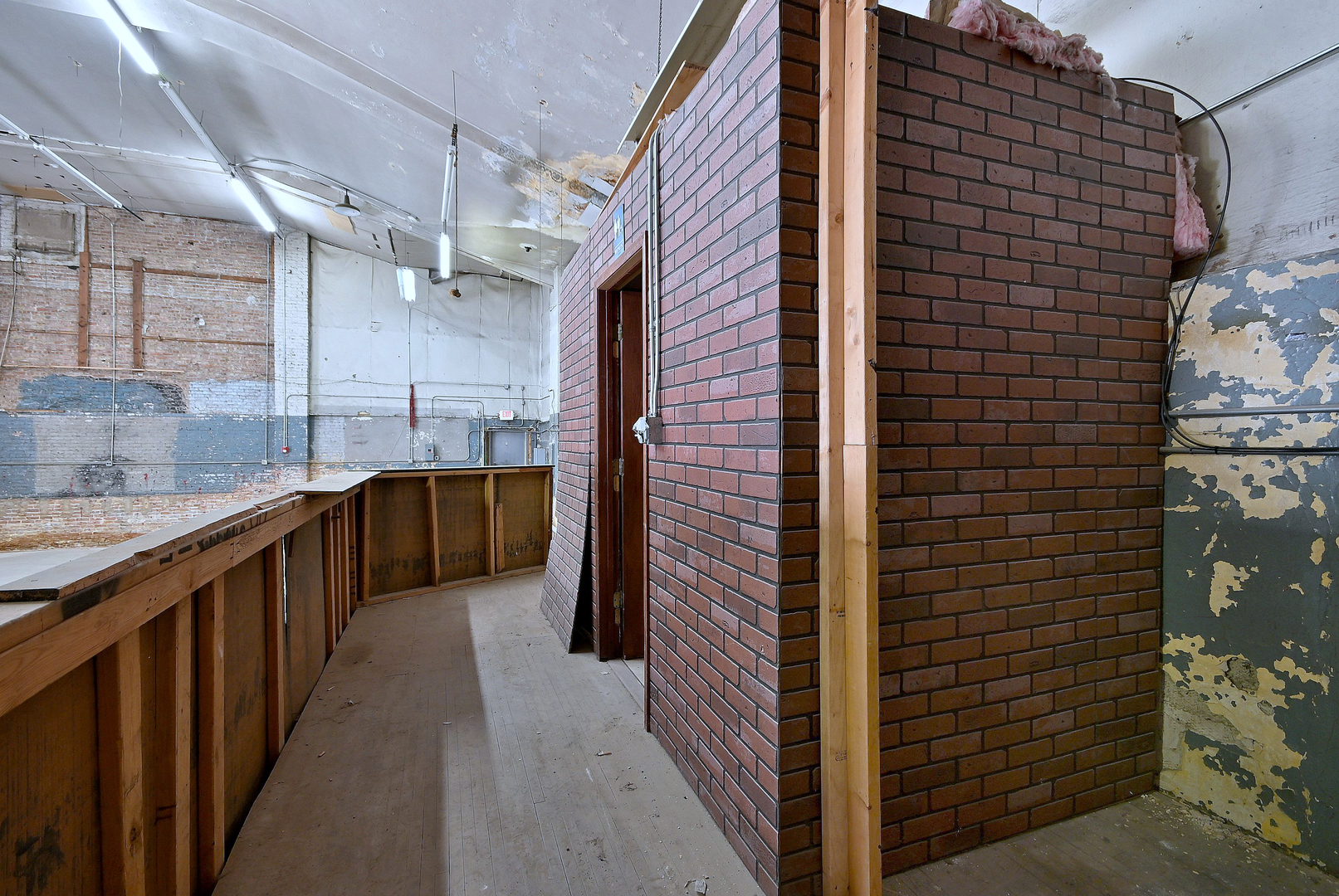 27 E Park Boulevard Property Photo 11