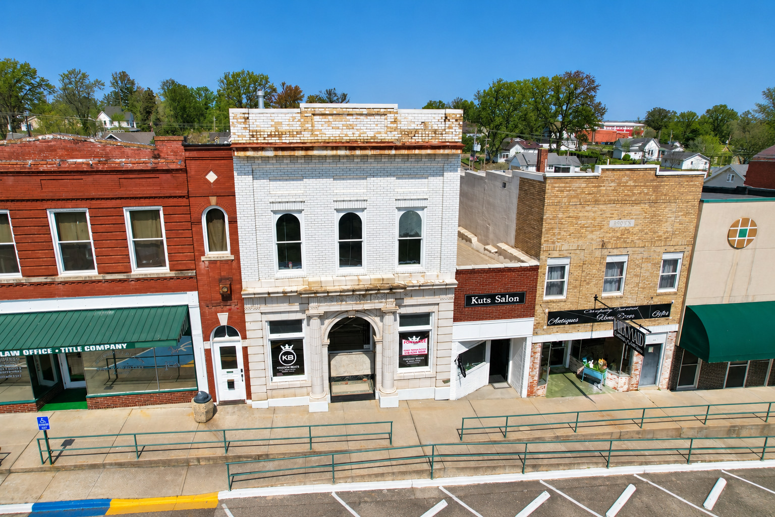 410 Court Street Property Photo 4