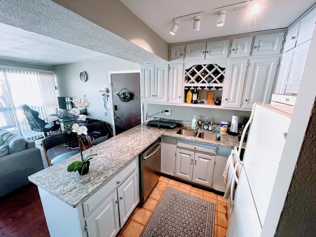 5543 E Lake Drive A Property Photo 3