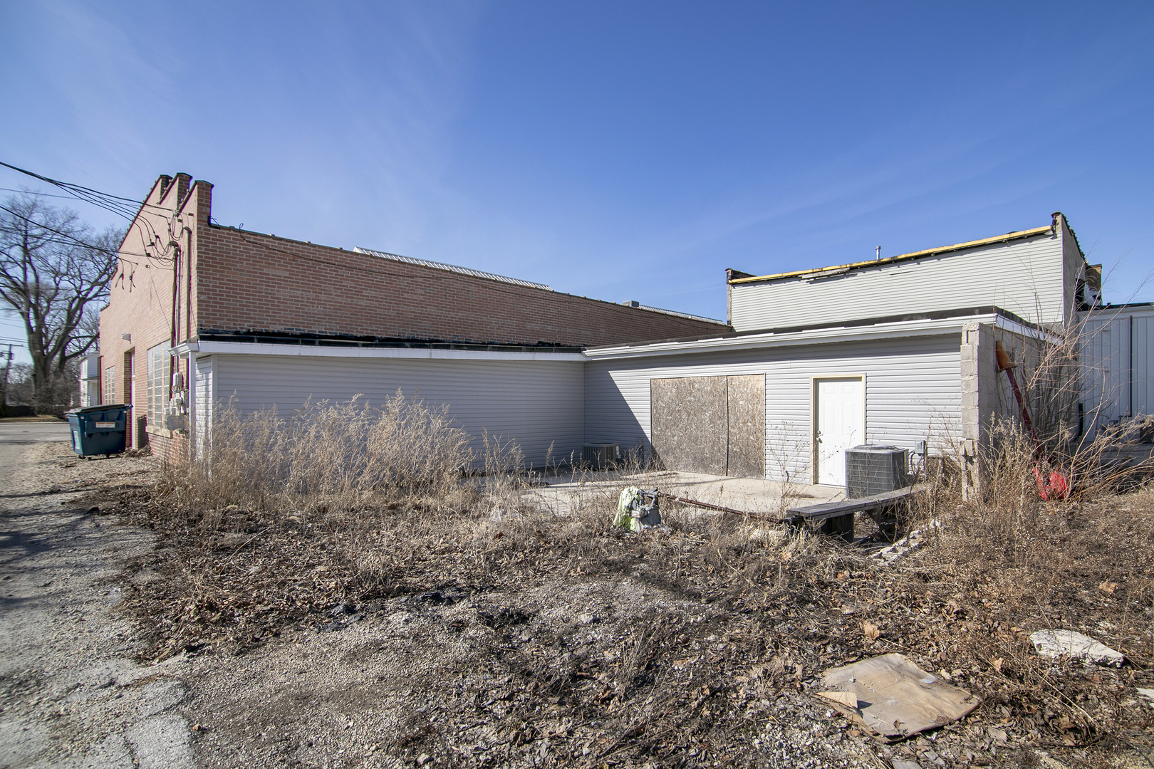 120 W Main Street Property Photo 17