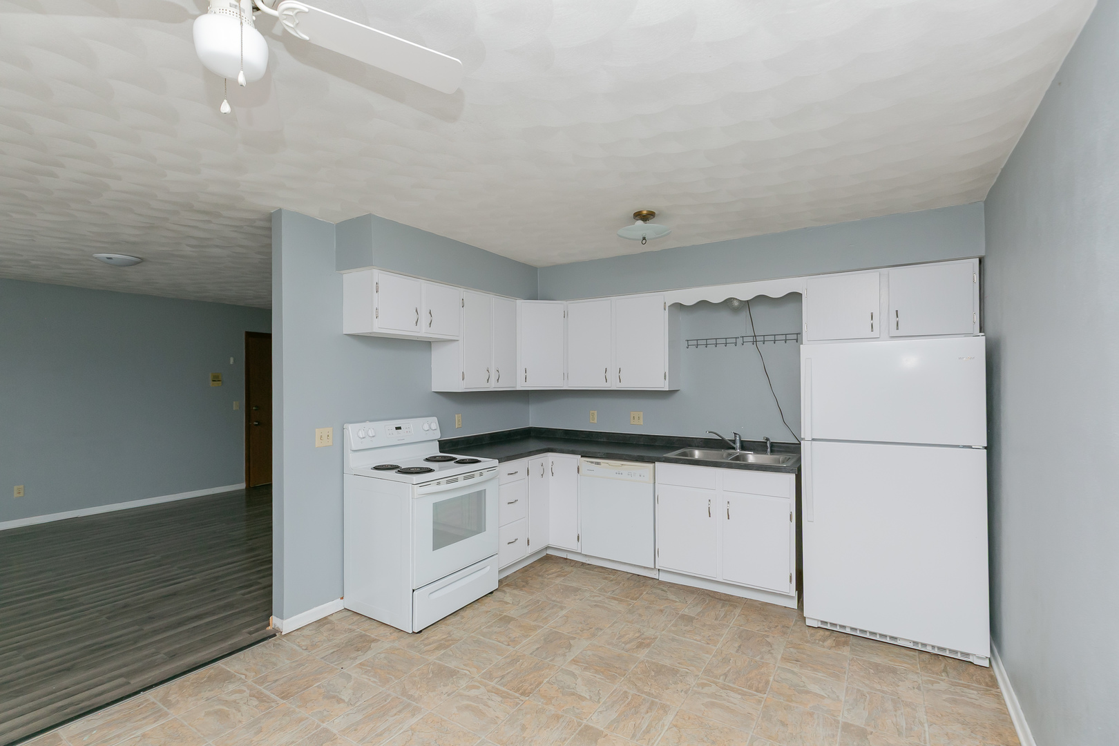 3430 Holiday Court 4 Property Photo 6