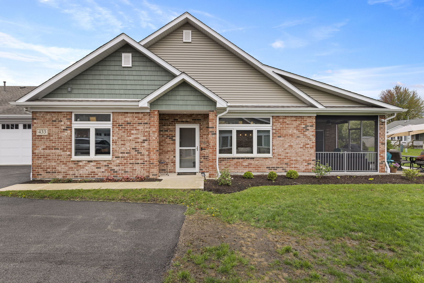 433 Stearn Drive 433 Property Photo 1