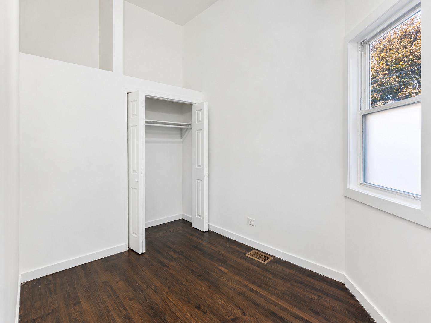 8714 S Commercial Avenue Property Photo 14