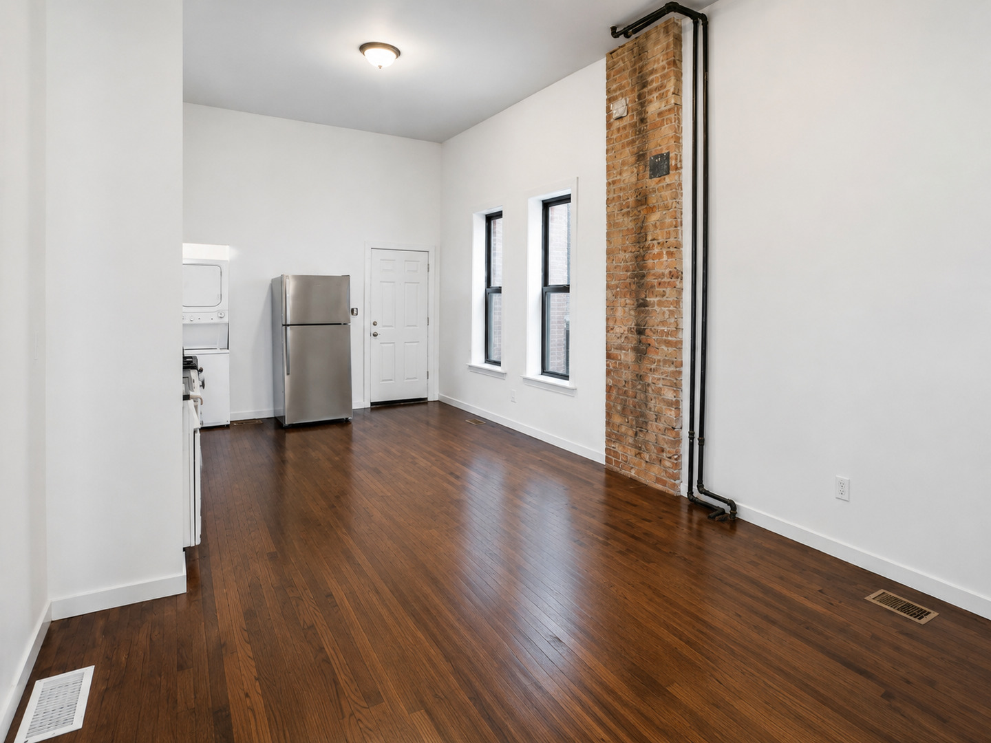 8714 S Commercial Avenue Property Photo 18