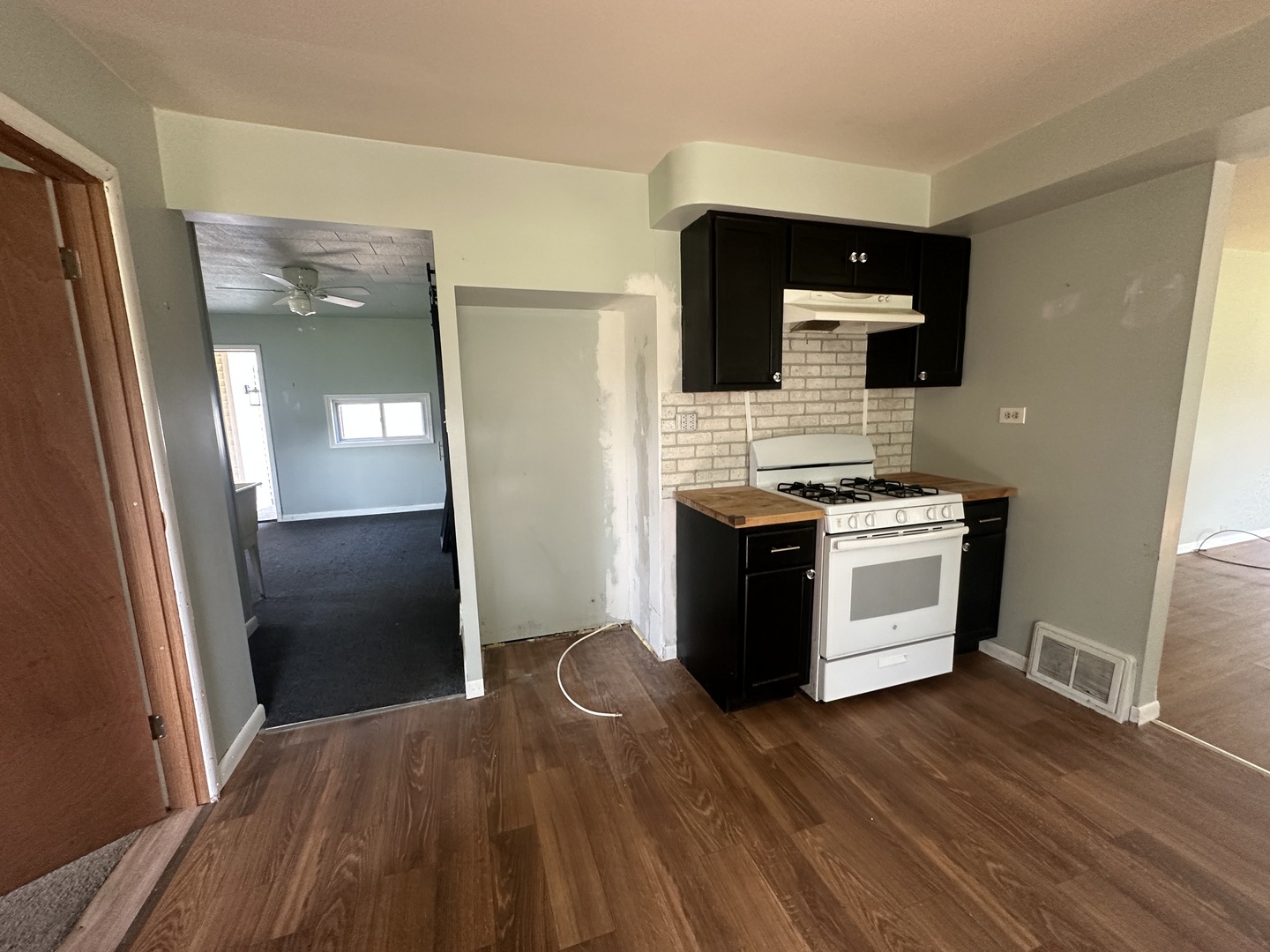 415 W Livingston Road Property Photo 5