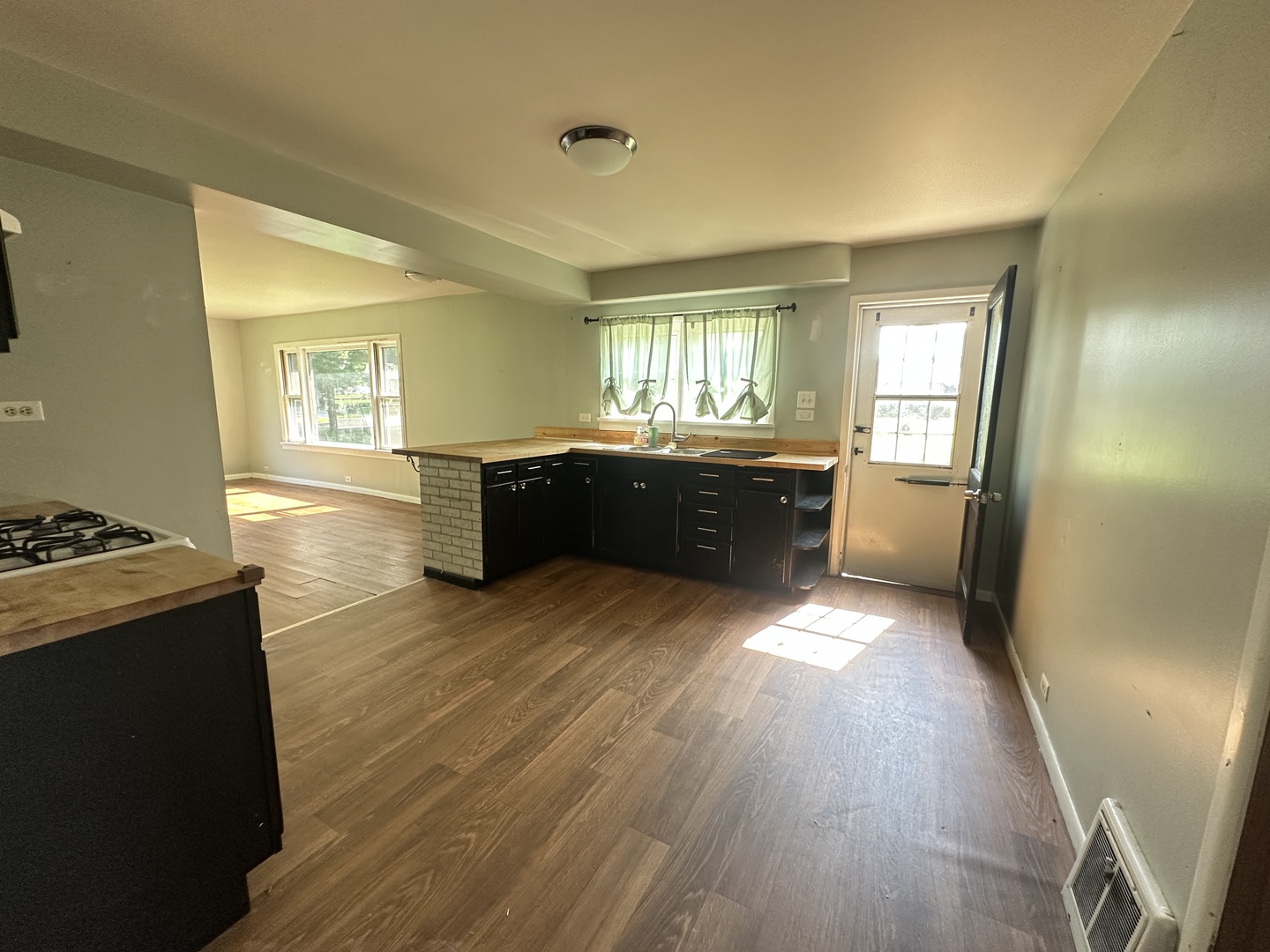 415 W Livingston Road Property Photo 6