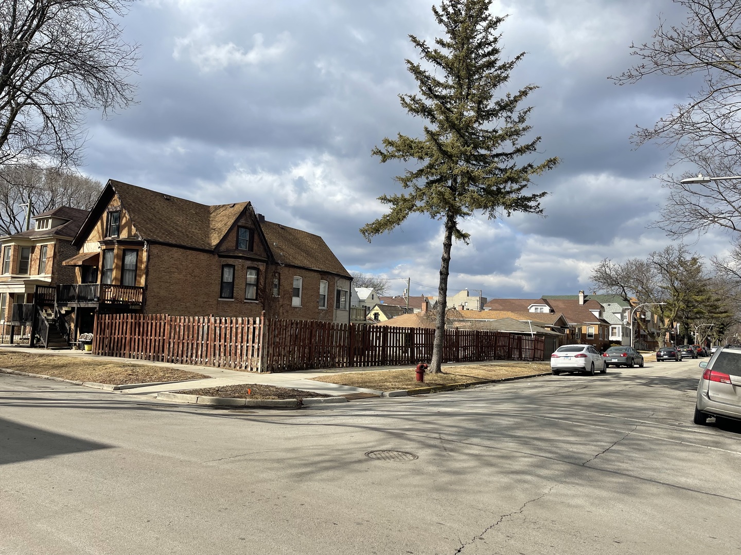1932 W 38th Street Property Photo 1