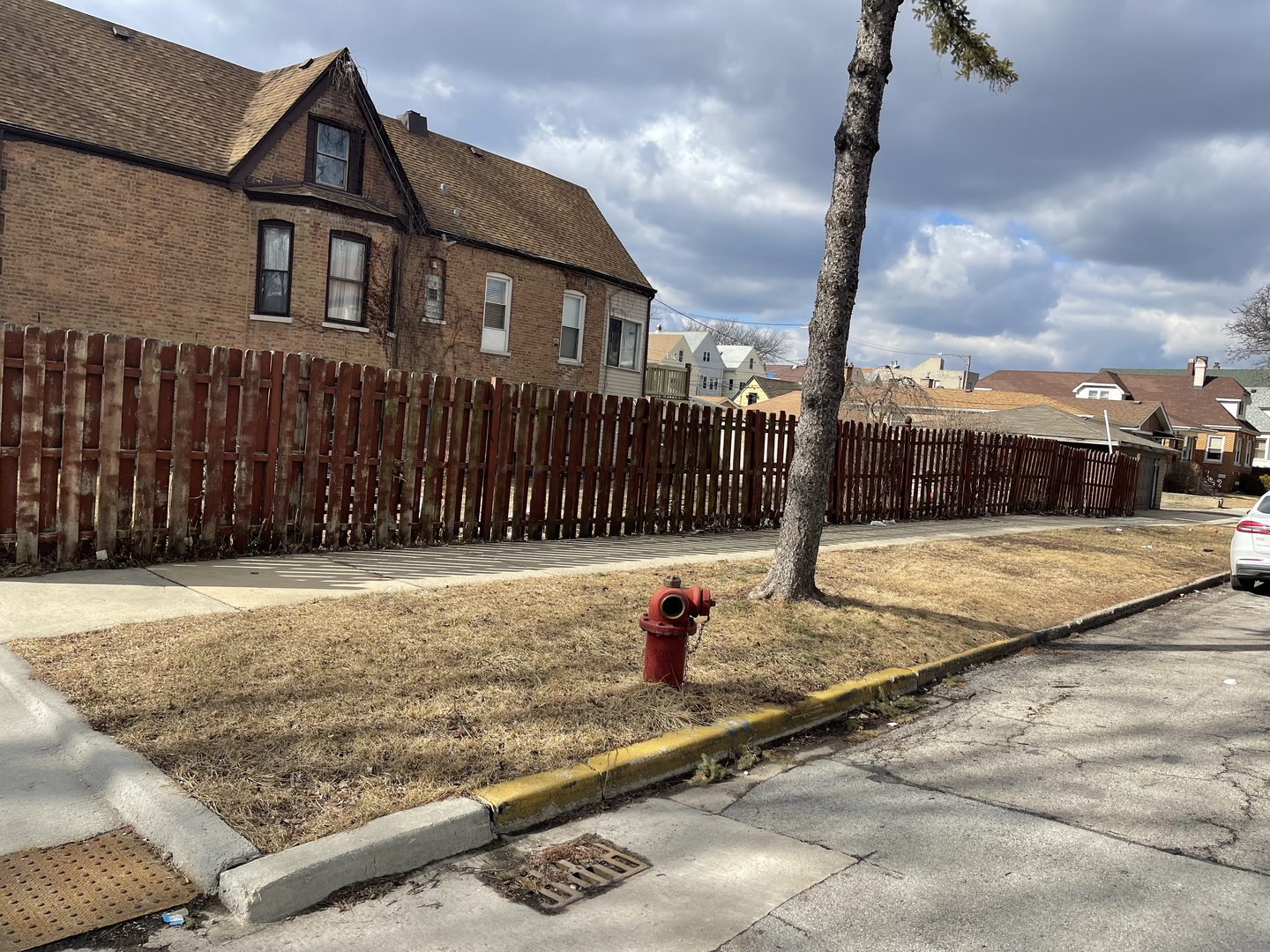 1932 W 38th Street Property Photo 3
