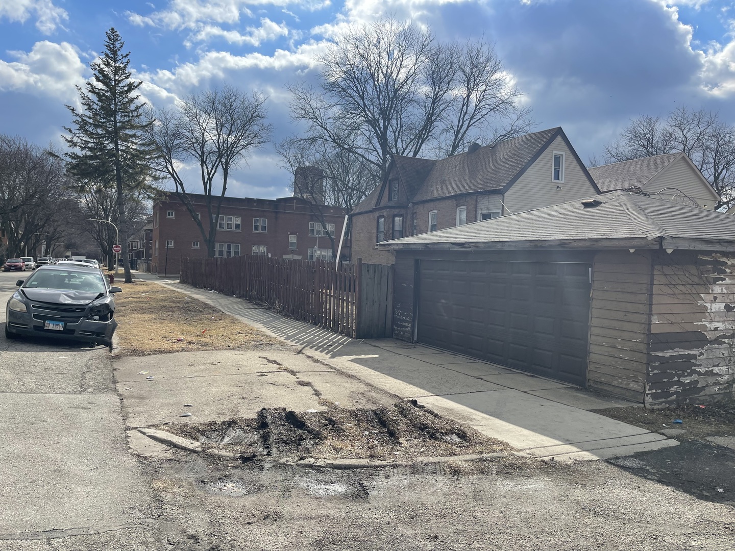 1932 W 38th Street Property Photo 5