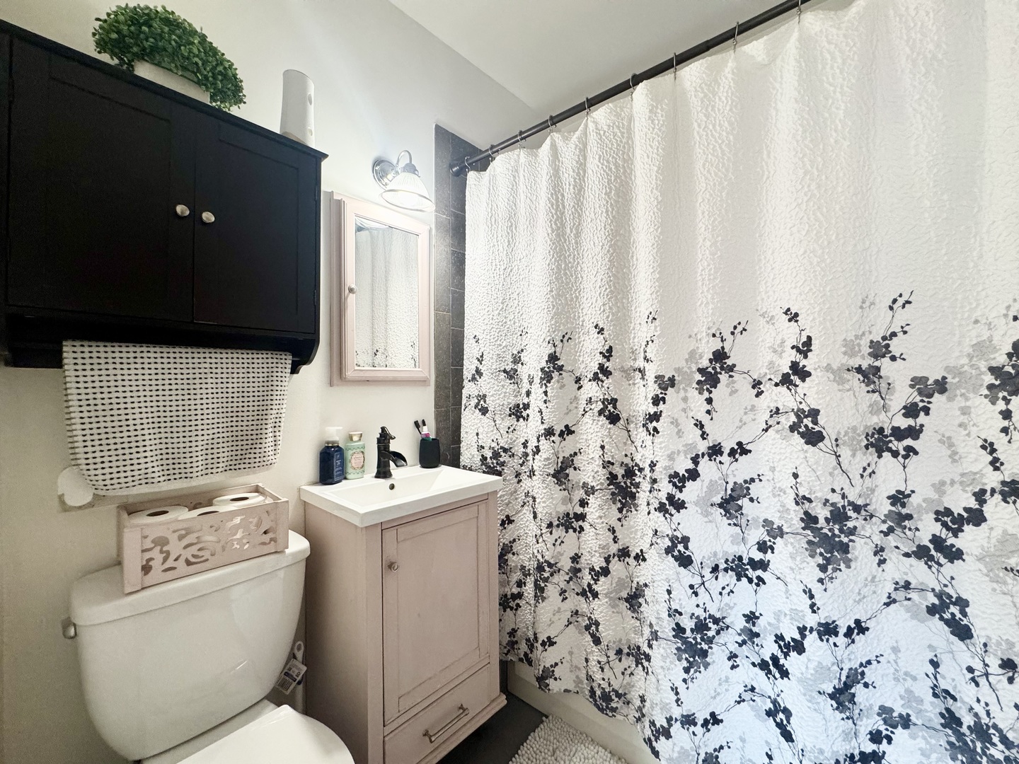 5758 W Warwick Avenue Property Photo 9
