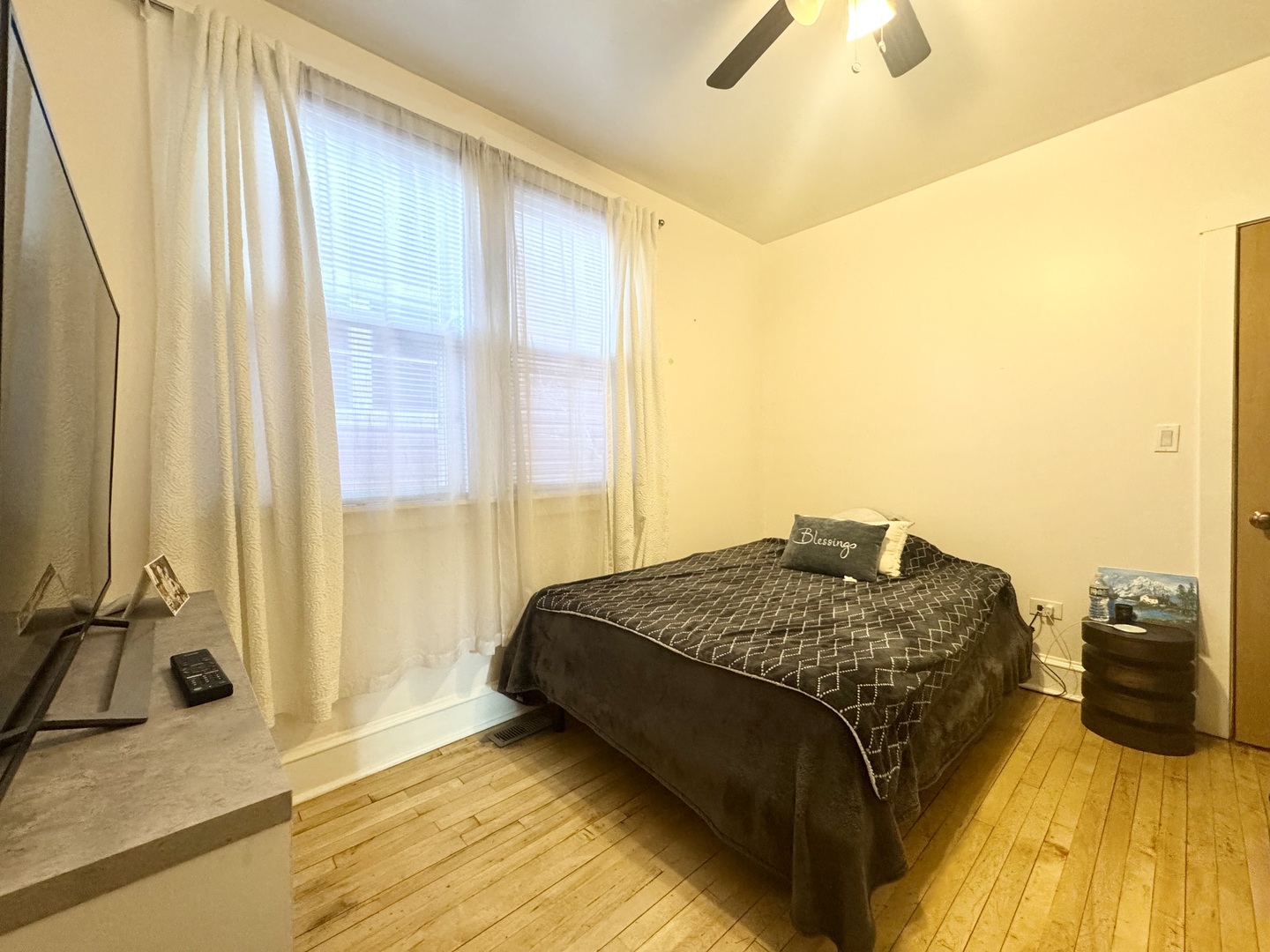 5758 W Warwick Avenue Property Photo 10