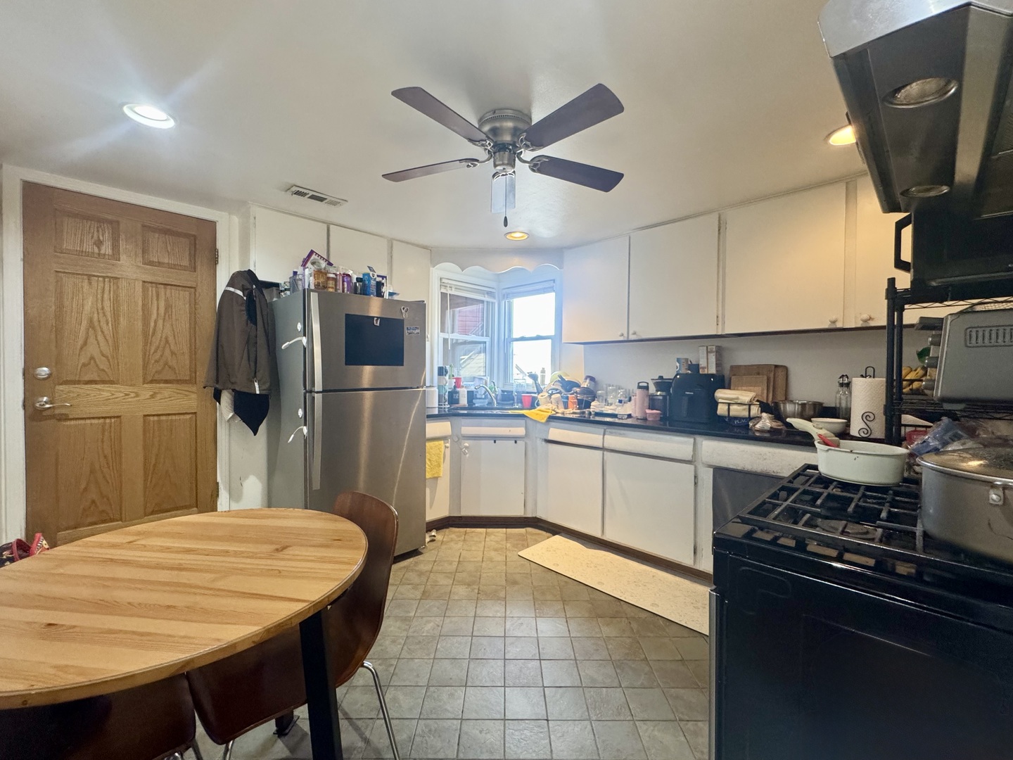 5758 W Warwick Avenue Property Photo 14