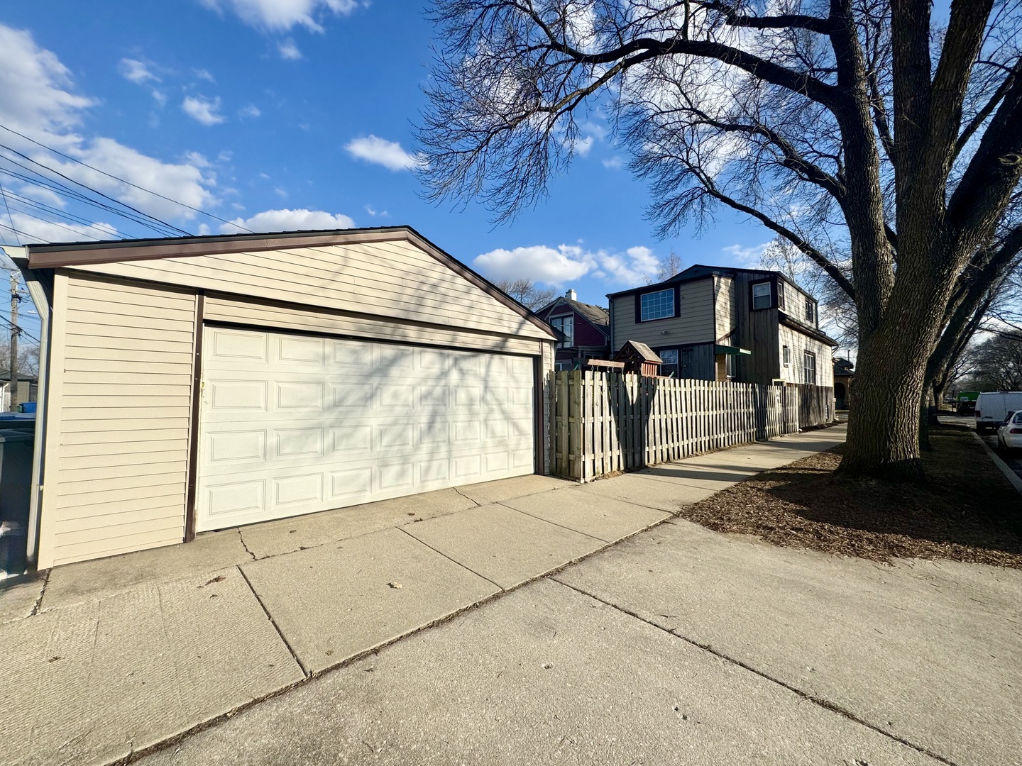 5758 W Warwick Avenue Property Photo 18