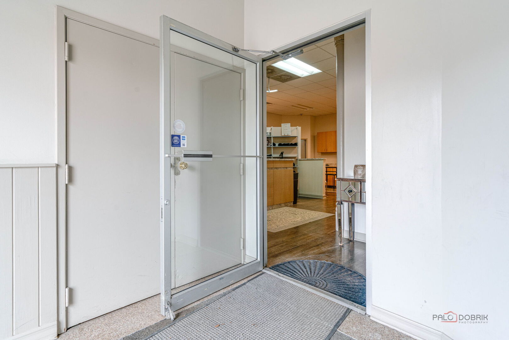 537 N Milwaukee Avenue Property Photo 6