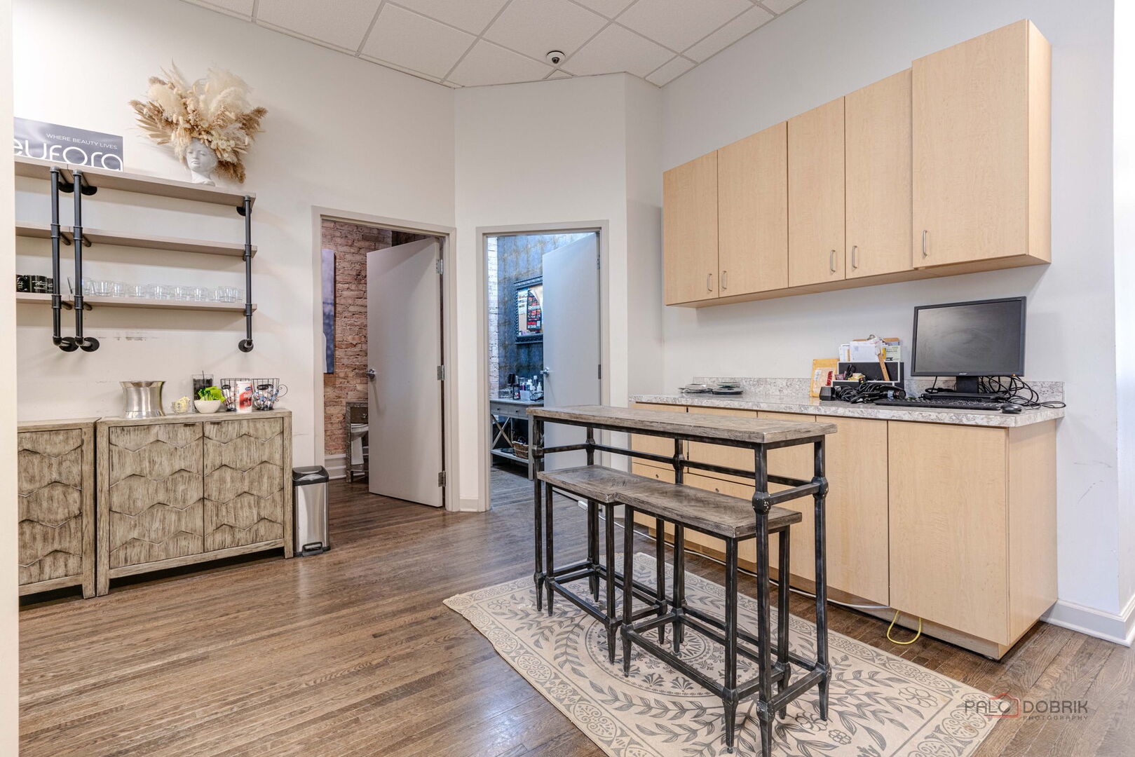 537 N Milwaukee Avenue Property Photo 11