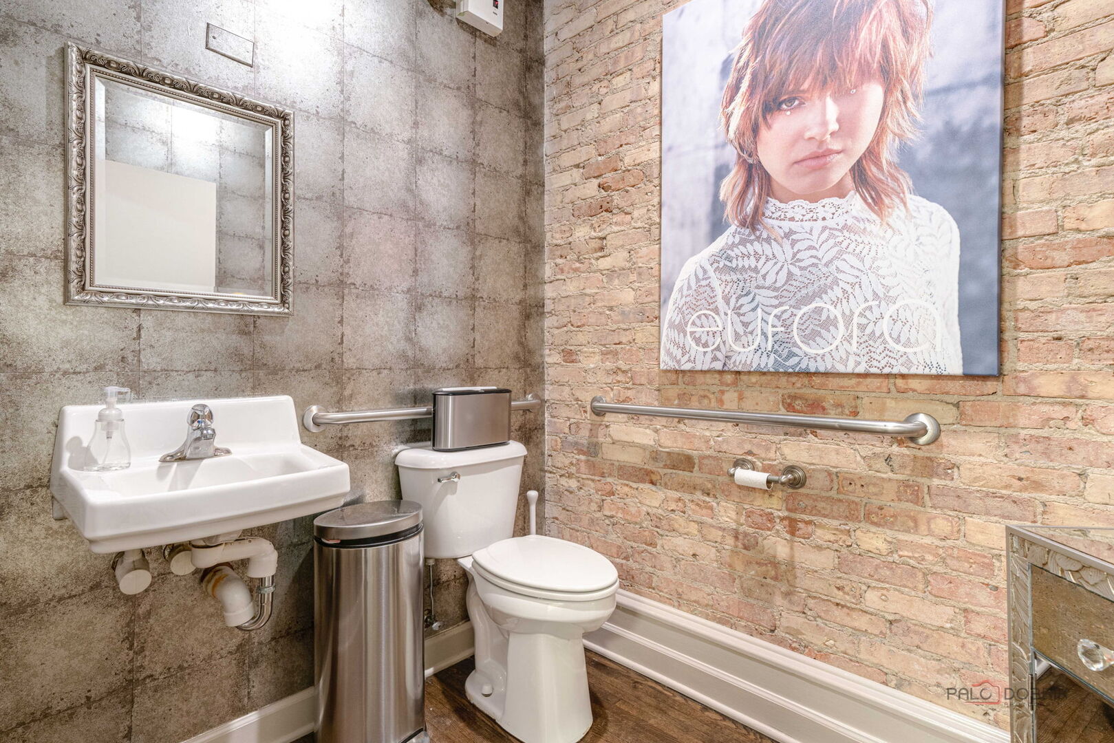 537 N Milwaukee Avenue Property Photo 14