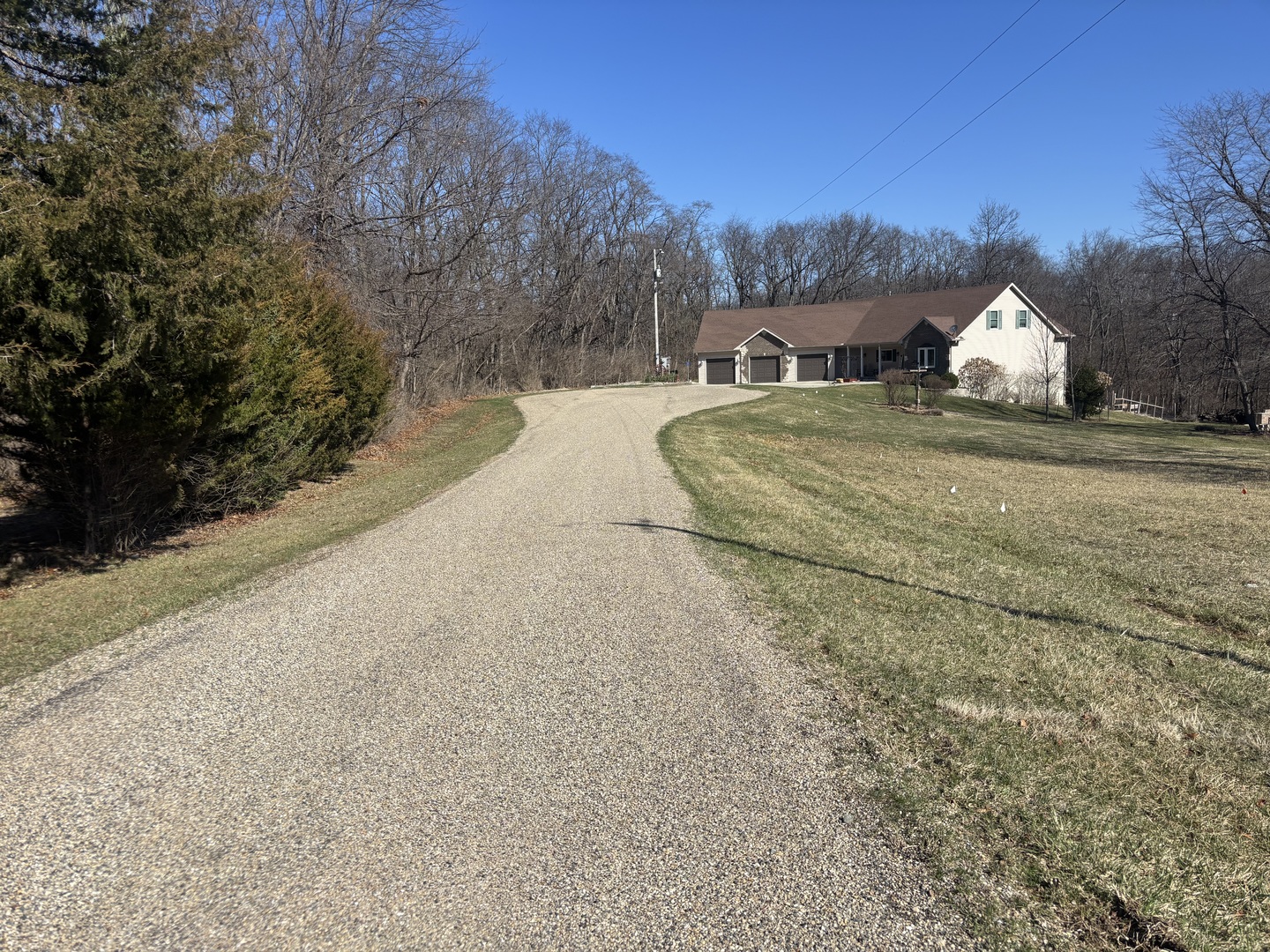 1050 Spring Mill Court Property Photo 3