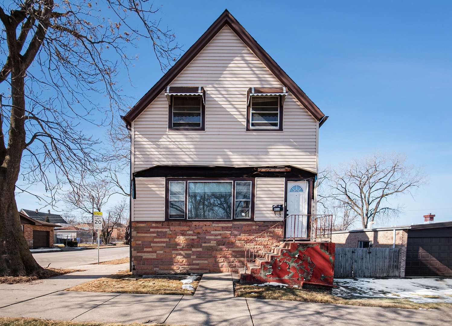 9158 S Clyde Avenue Property Photo 1