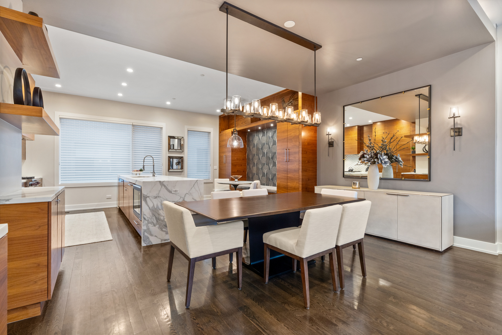 1303 W Diversey Parkway Property Photo 3