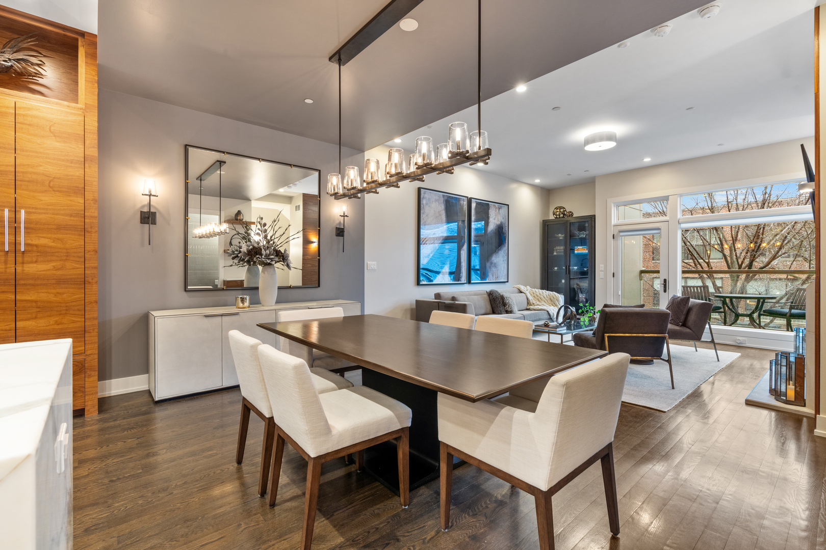 1303 W Diversey Parkway Property Photo 8