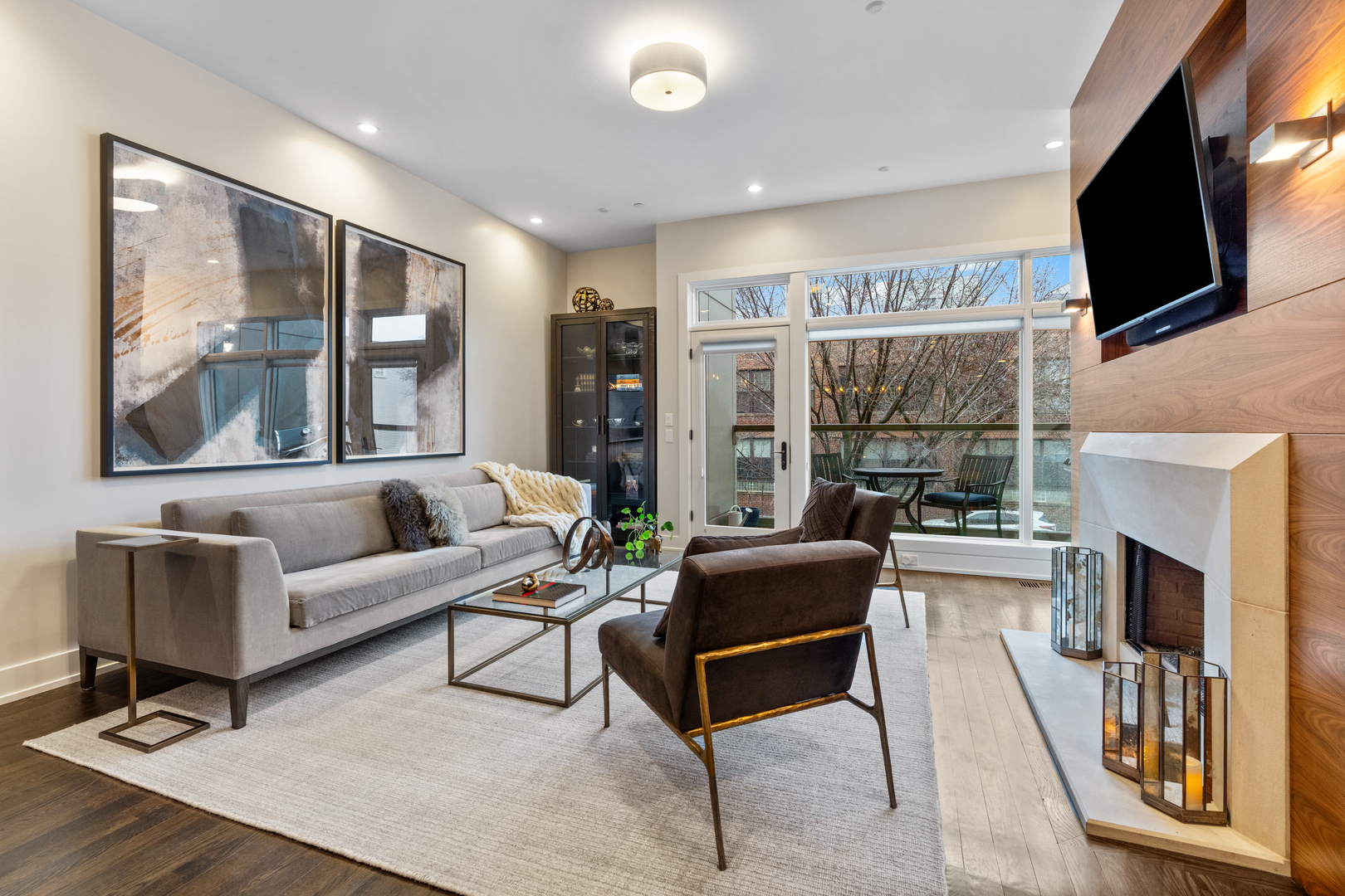 1303 W Diversey Parkway Property Photo 9