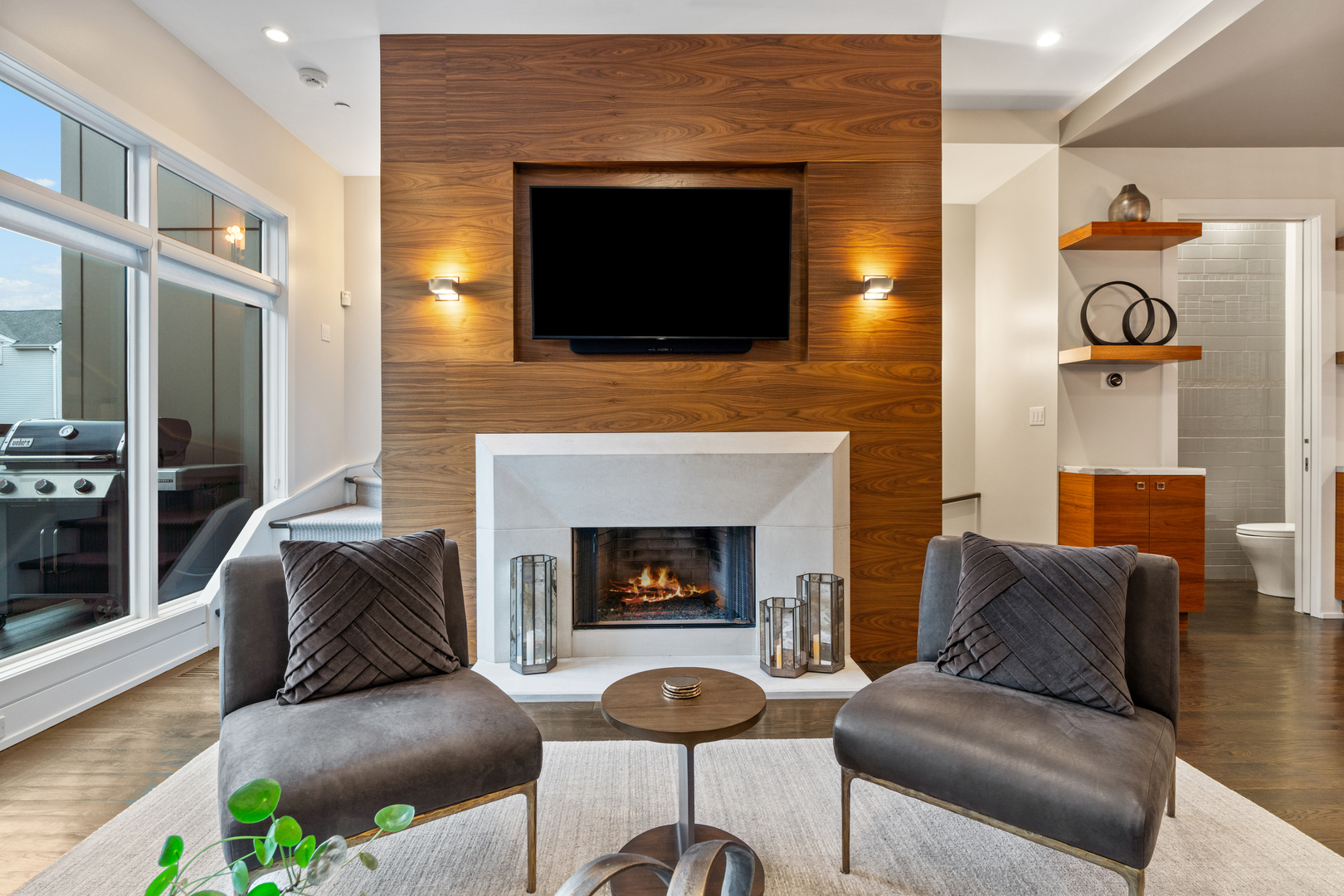 1303 W Diversey Parkway Property Photo 10
