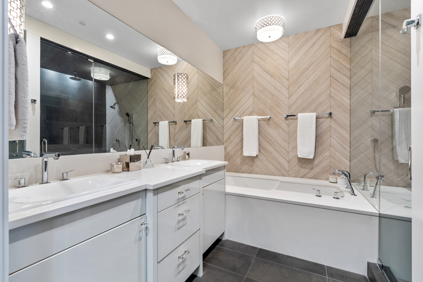 1303 W Diversey Parkway Property Photo 16