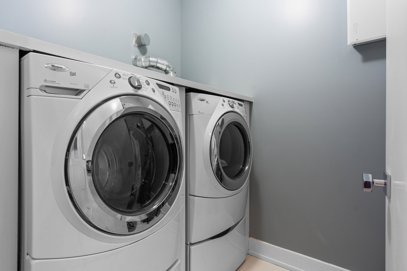 1303 W Diversey Parkway Property Photo 26