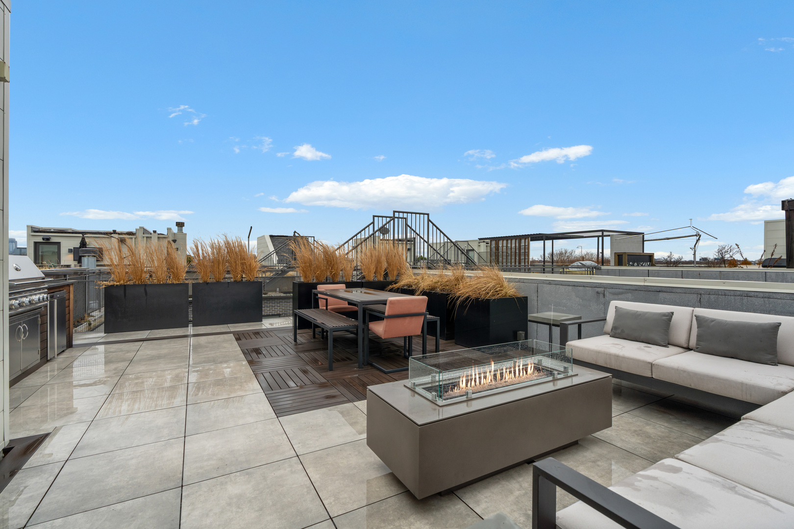 1303 W Diversey Parkway Property Photo 29