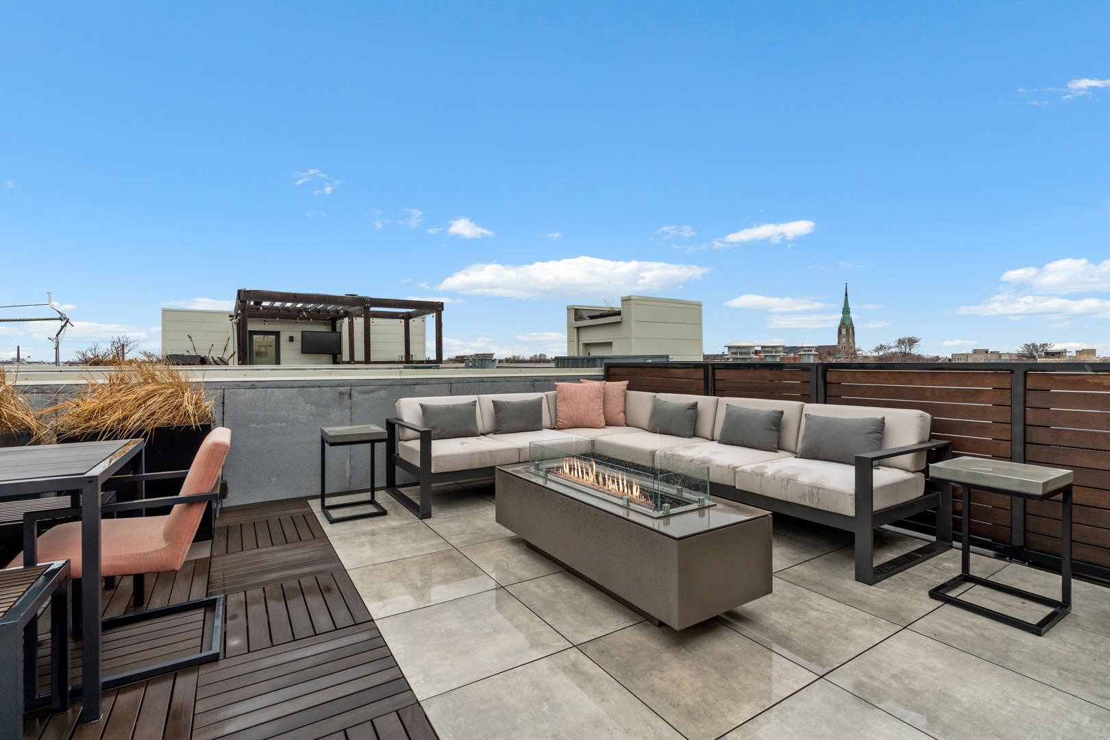 1303 W Diversey Parkway Property Photo 30