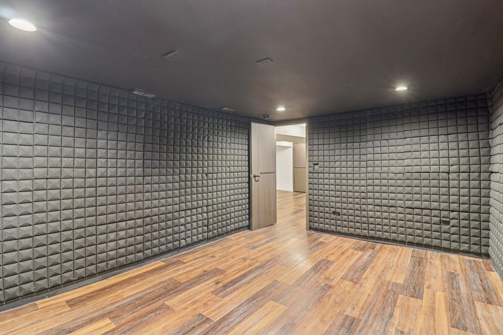 1509 Center Street Property Photo 15