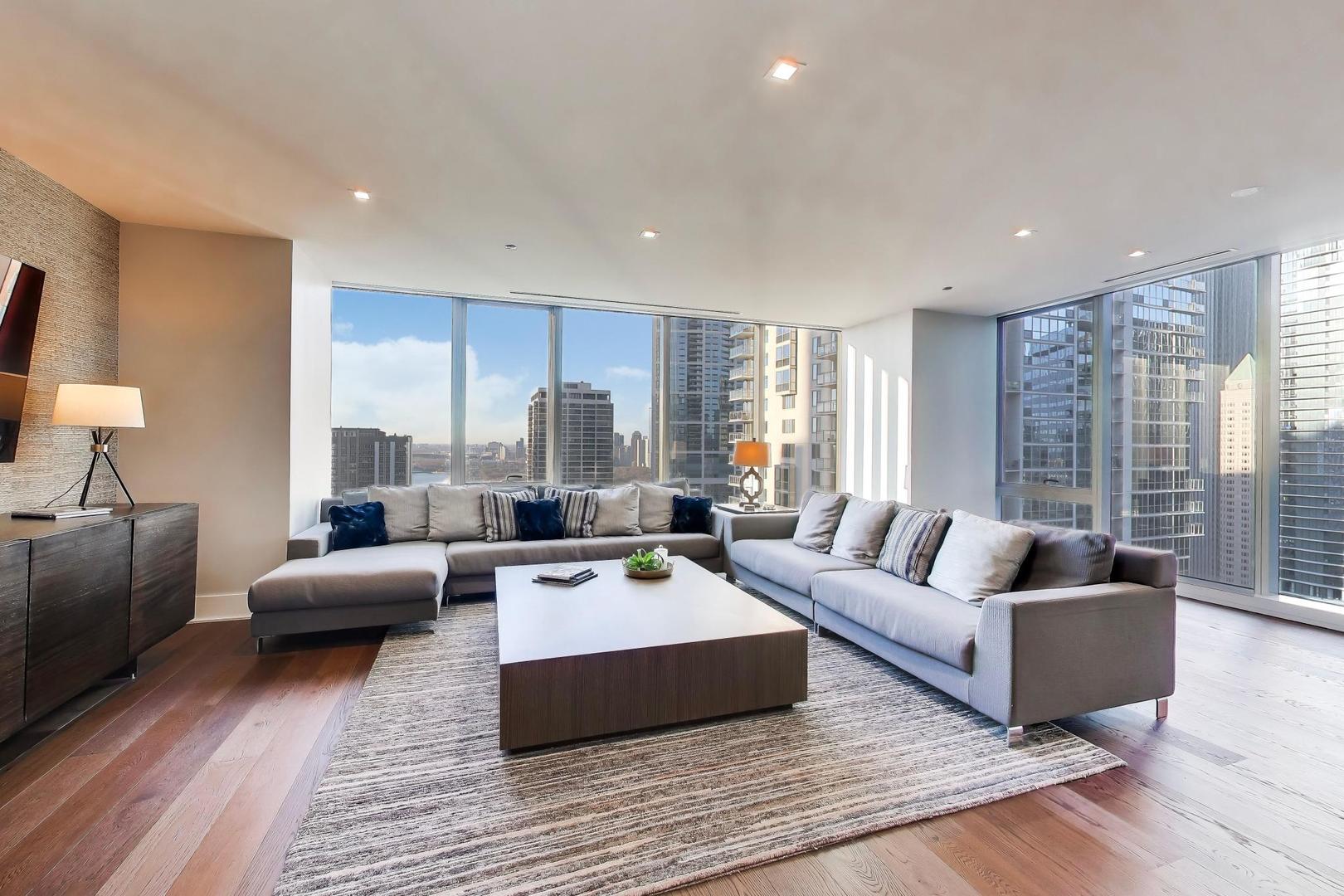363 E Wacker Drive 2503 Property Photo 4