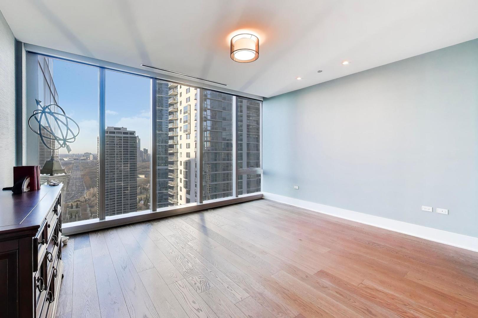 363 E Wacker Drive 2503 Property Photo 10