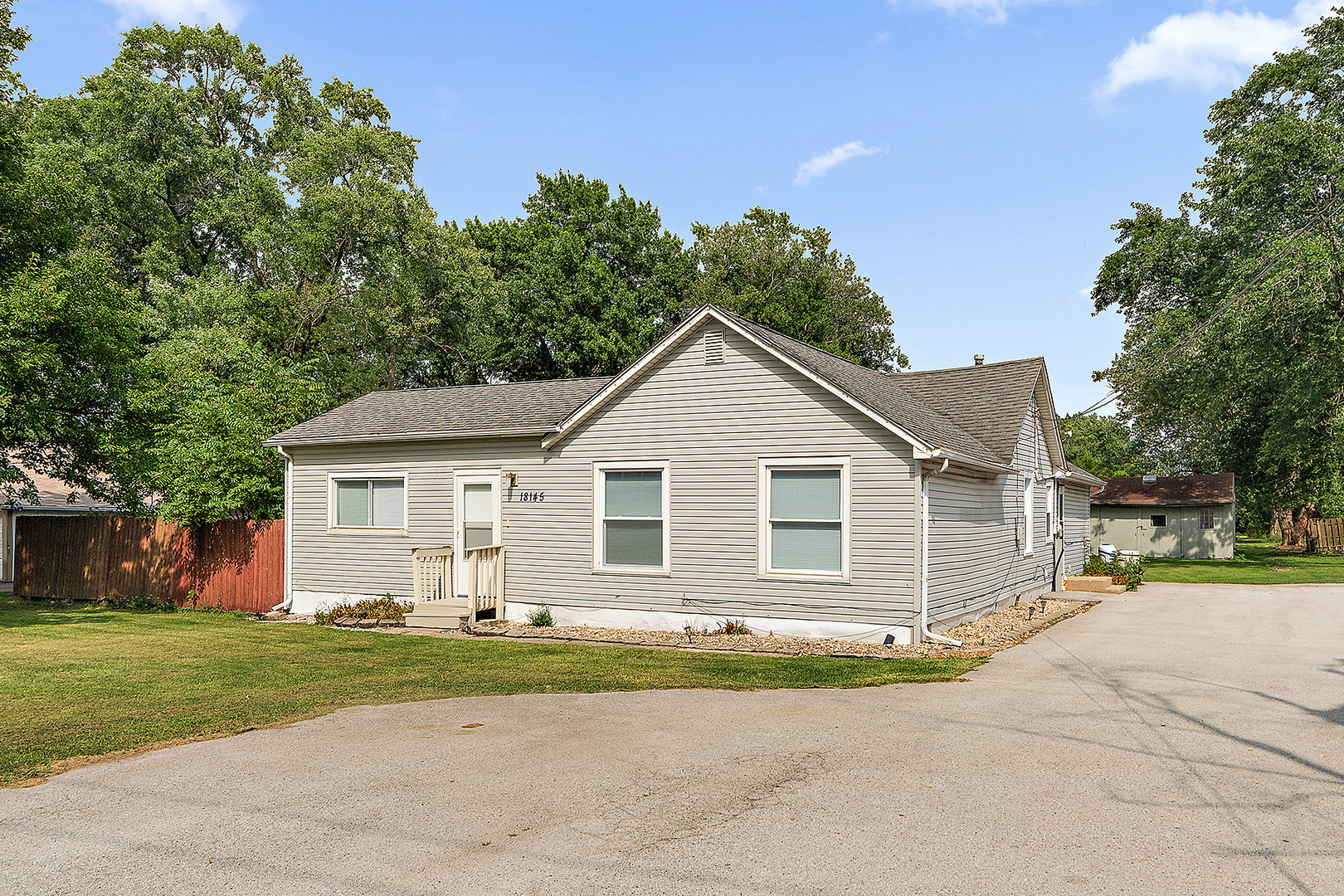 18145 Harlem Avenue Property Photo 3