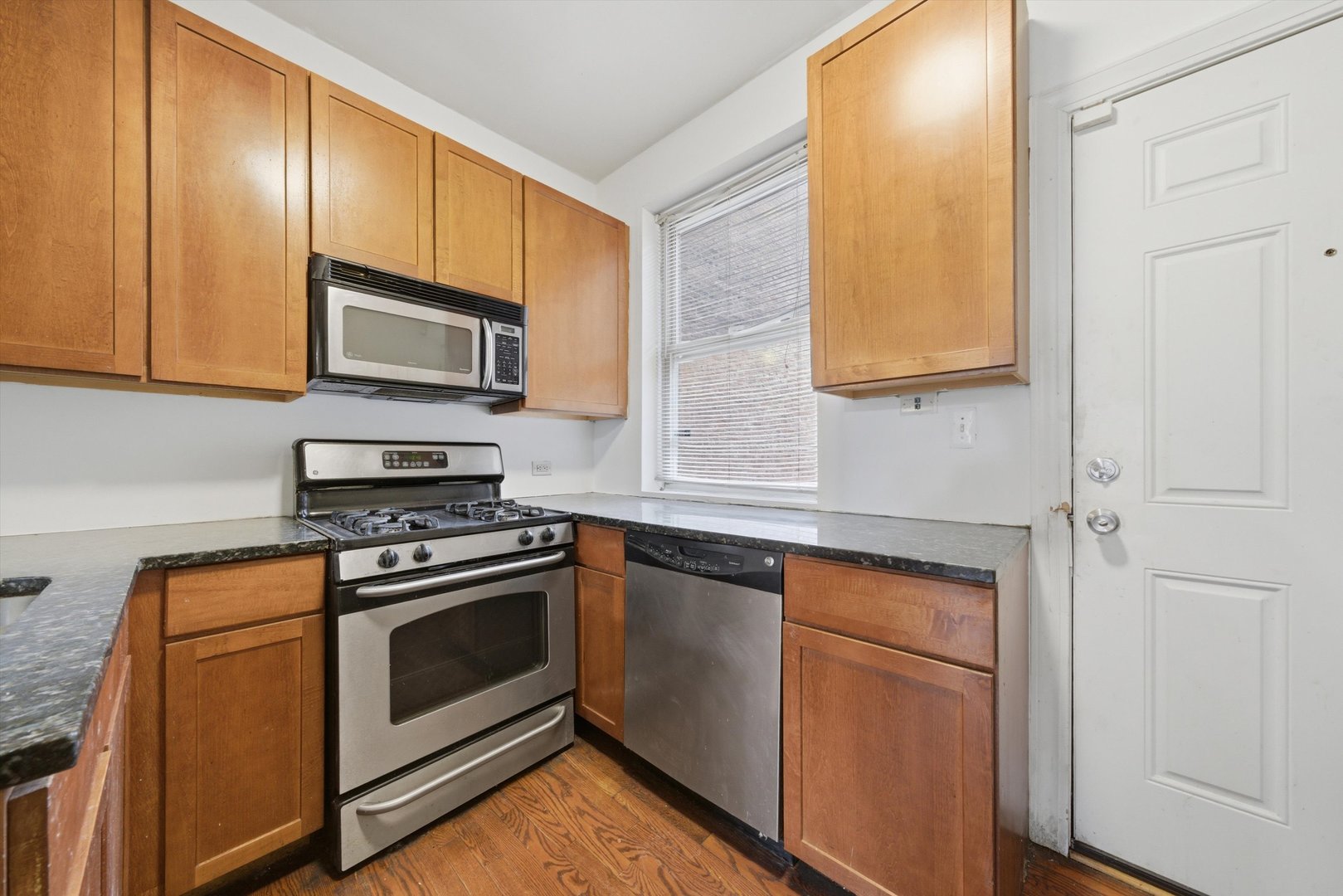 7601 S Essex Avenue 2 Property Photo 3