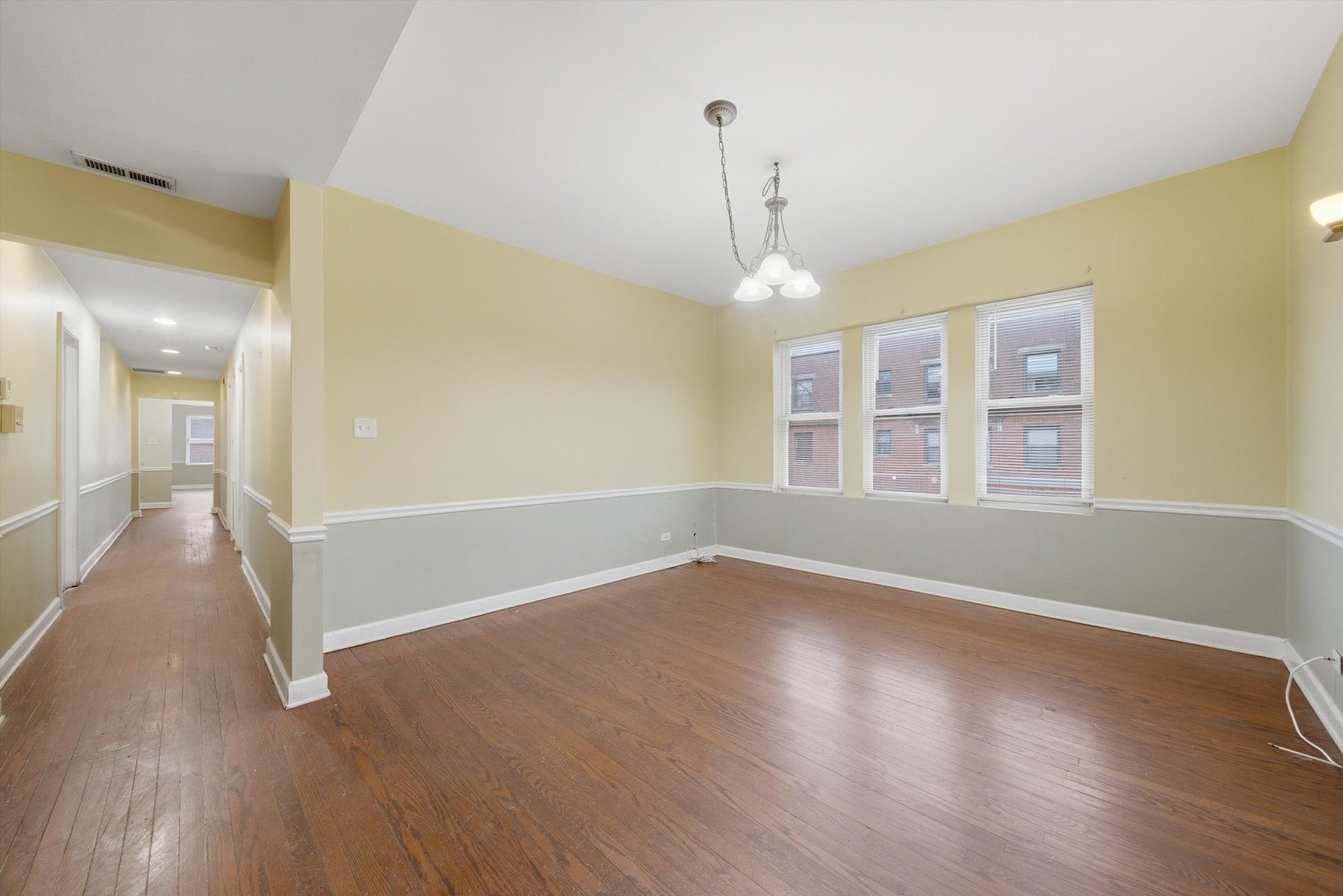 7601 S Essex Avenue 2 Property Photo 8