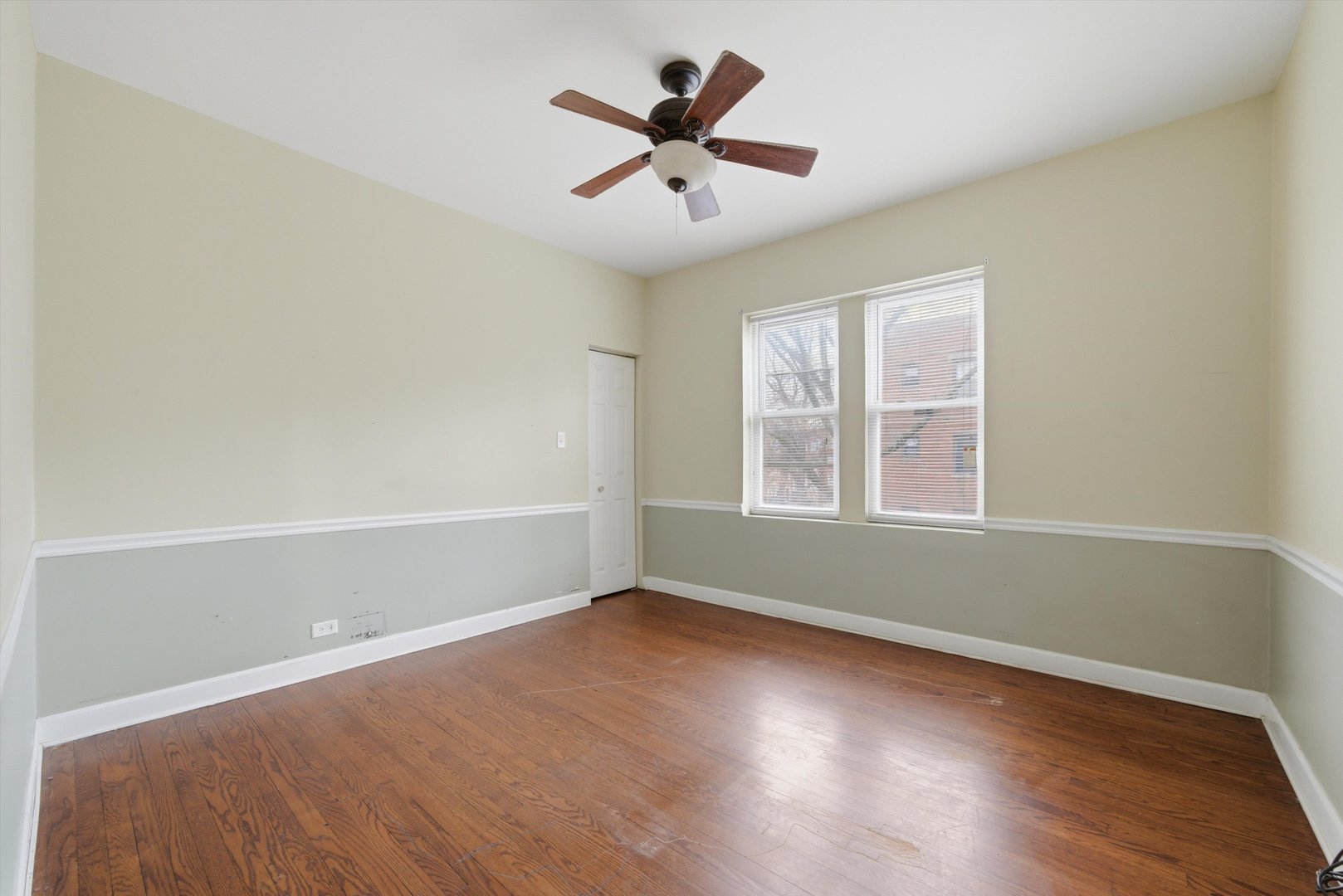 7601 S Essex Avenue 2 Property Photo 9