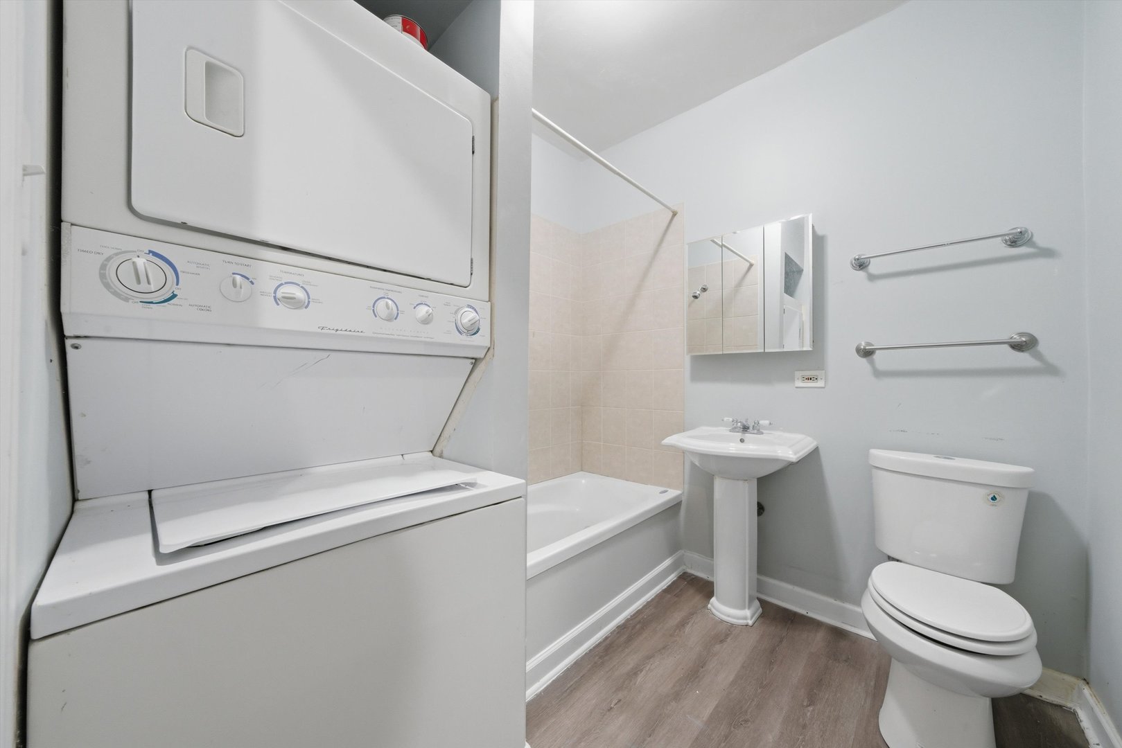7601 S Essex Avenue 2 Property Photo 14