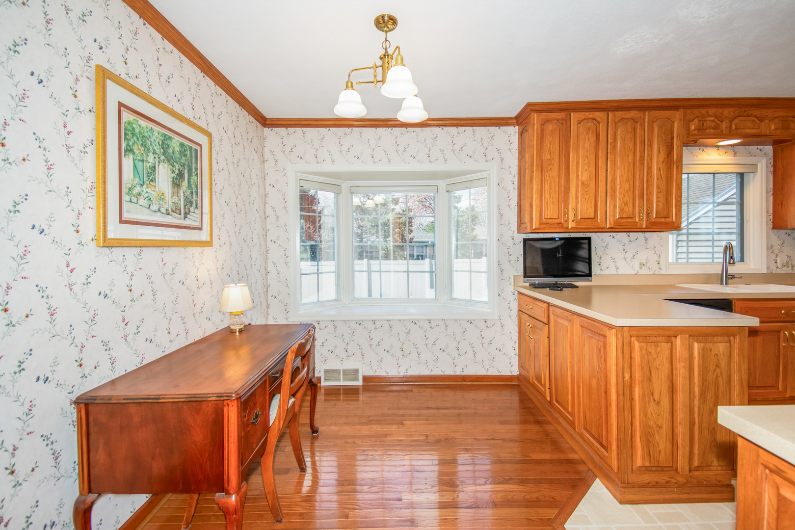 2110 E Oakland Avenue Property Photo 14