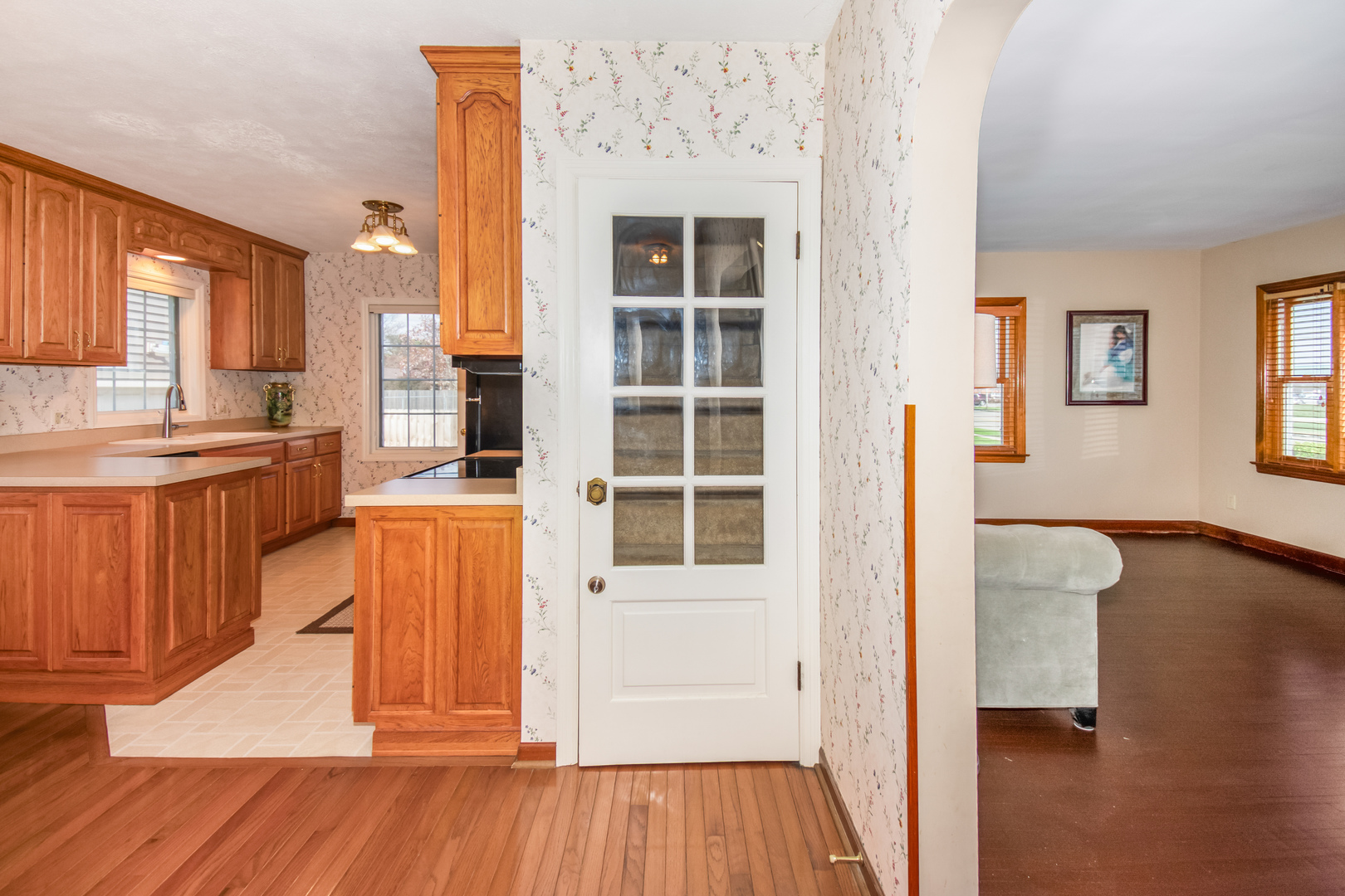 2110 E Oakland Avenue Property Photo 16