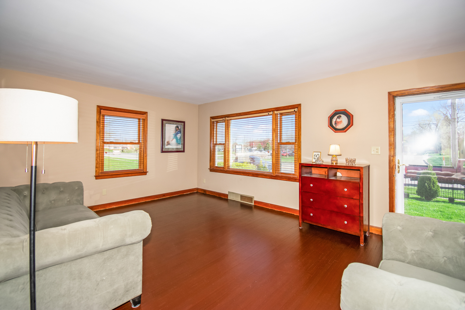 2110 E Oakland Avenue Property Photo 18