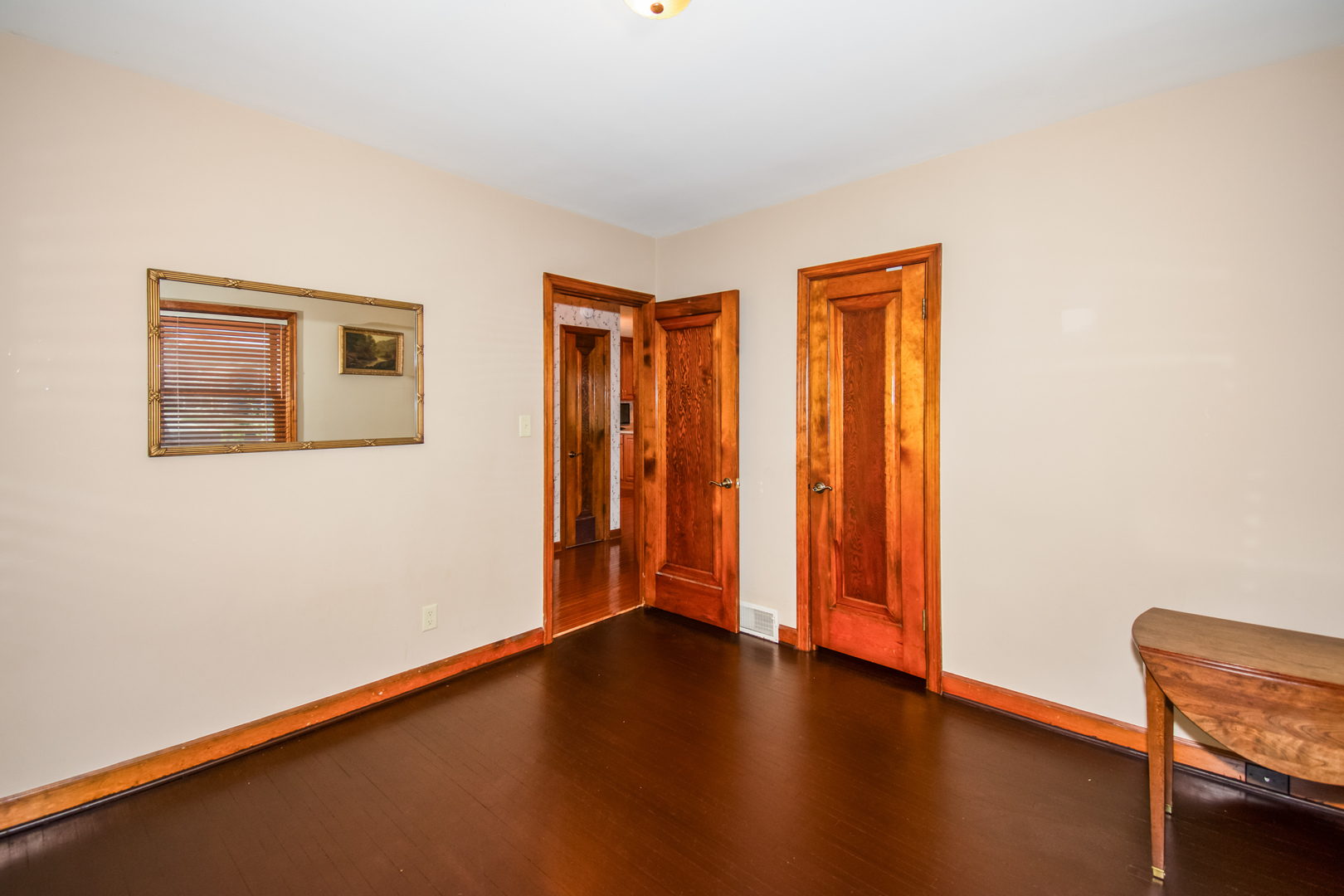 2110 E Oakland Avenue Property Photo 23