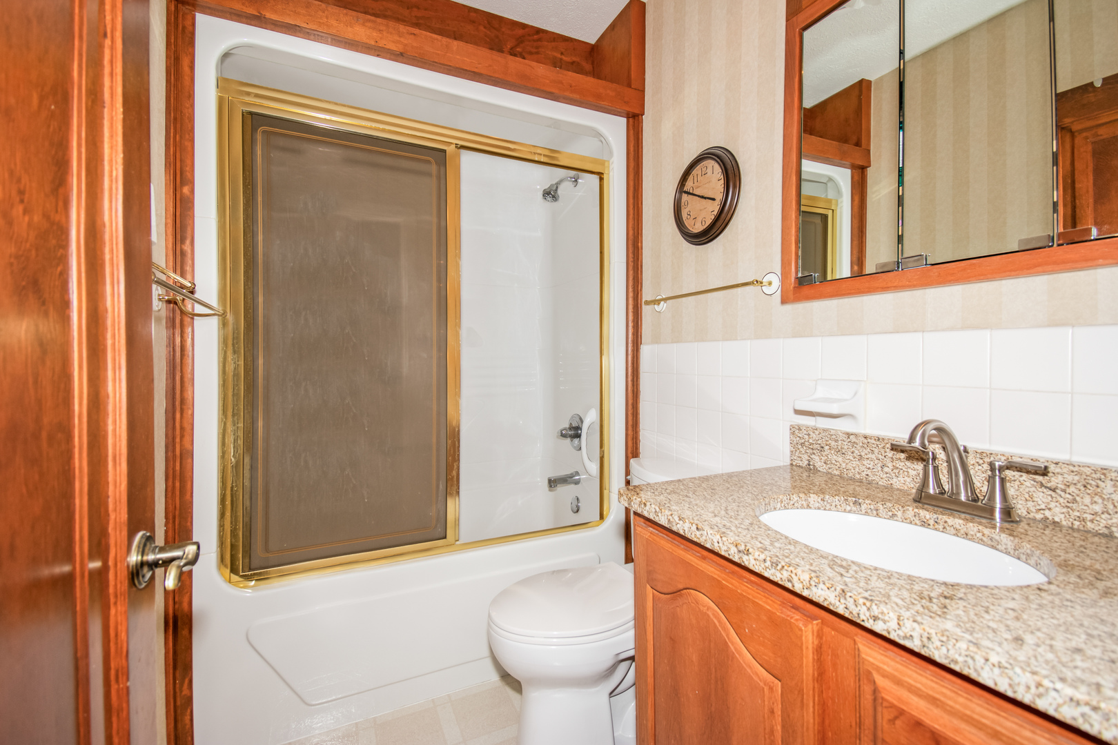 2110 E Oakland Avenue Property Photo 24