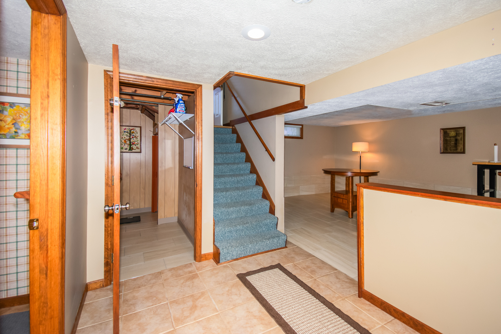 2110 E Oakland Avenue Property Photo 33